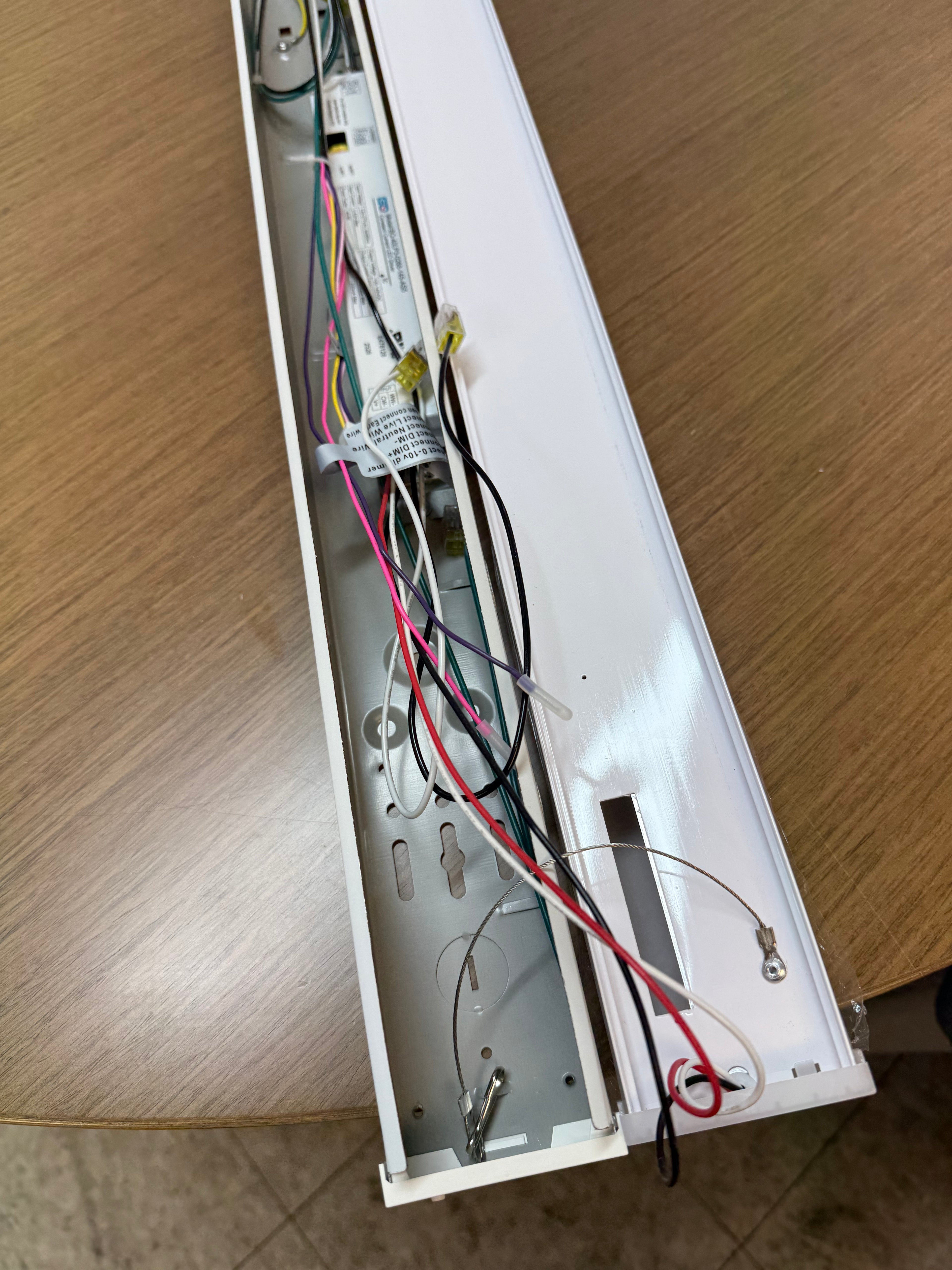 LED Linear Strip LS8060 Series 4FT/ 40W LS8060X-4FT-H-5WCCT