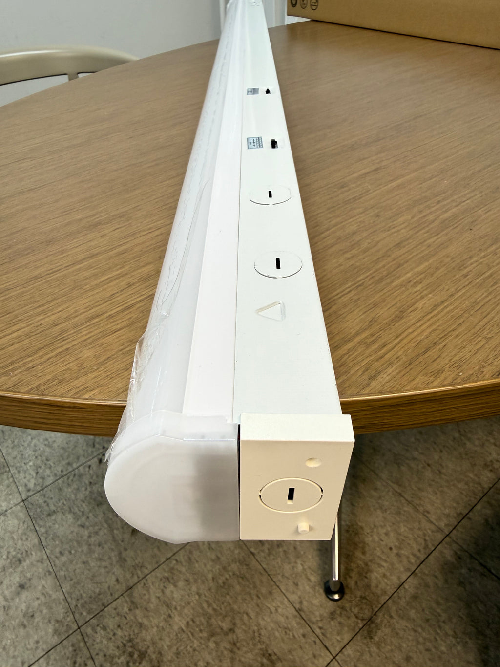 LED Linear Strip LS8060 Series 4FT/ 40W LS8060X-4FT-H-5WCCT