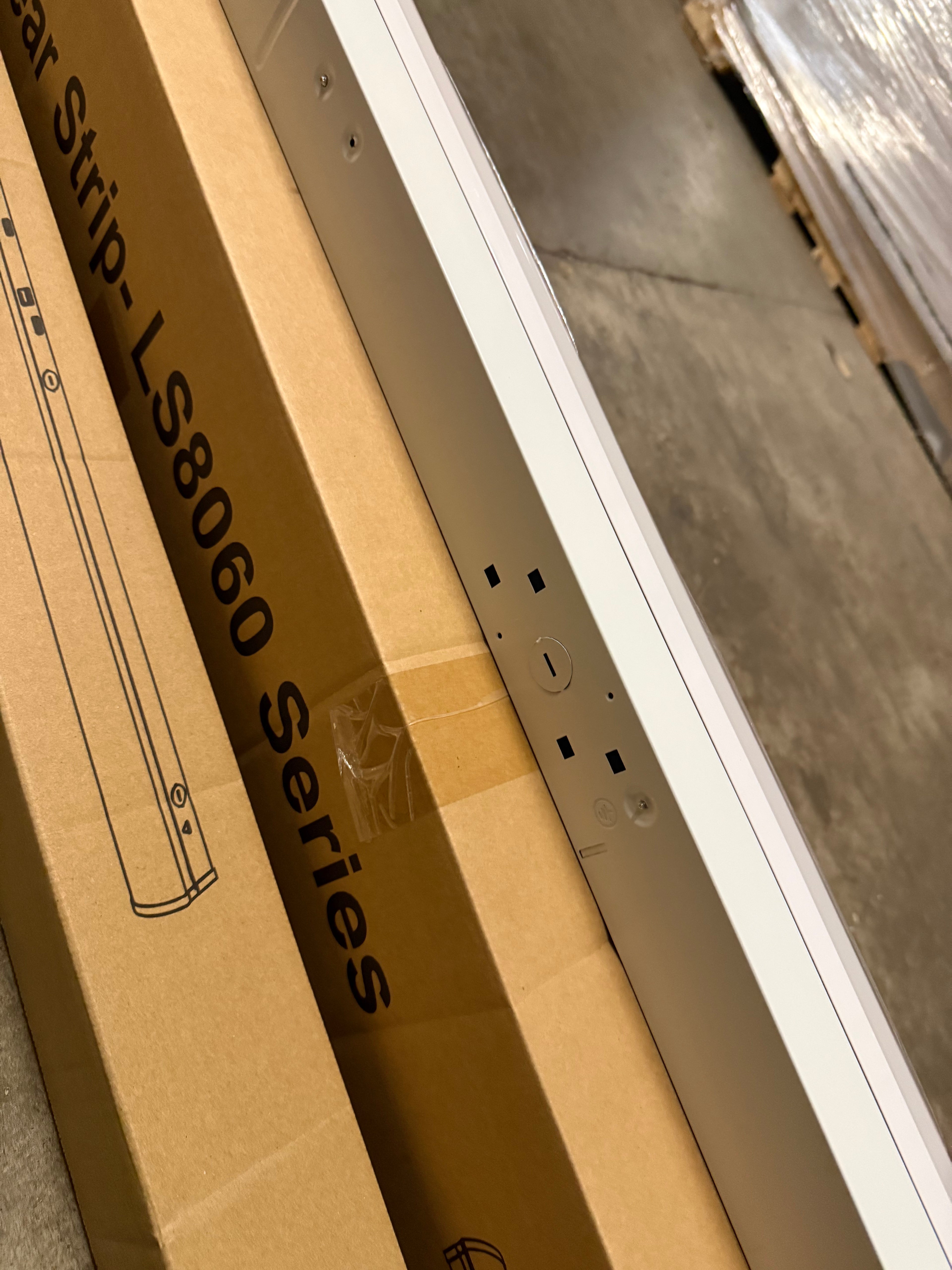 LED Linear Strip LS8060 Series 8FT/ 80W LS8060X-8FT-H-5WCCT