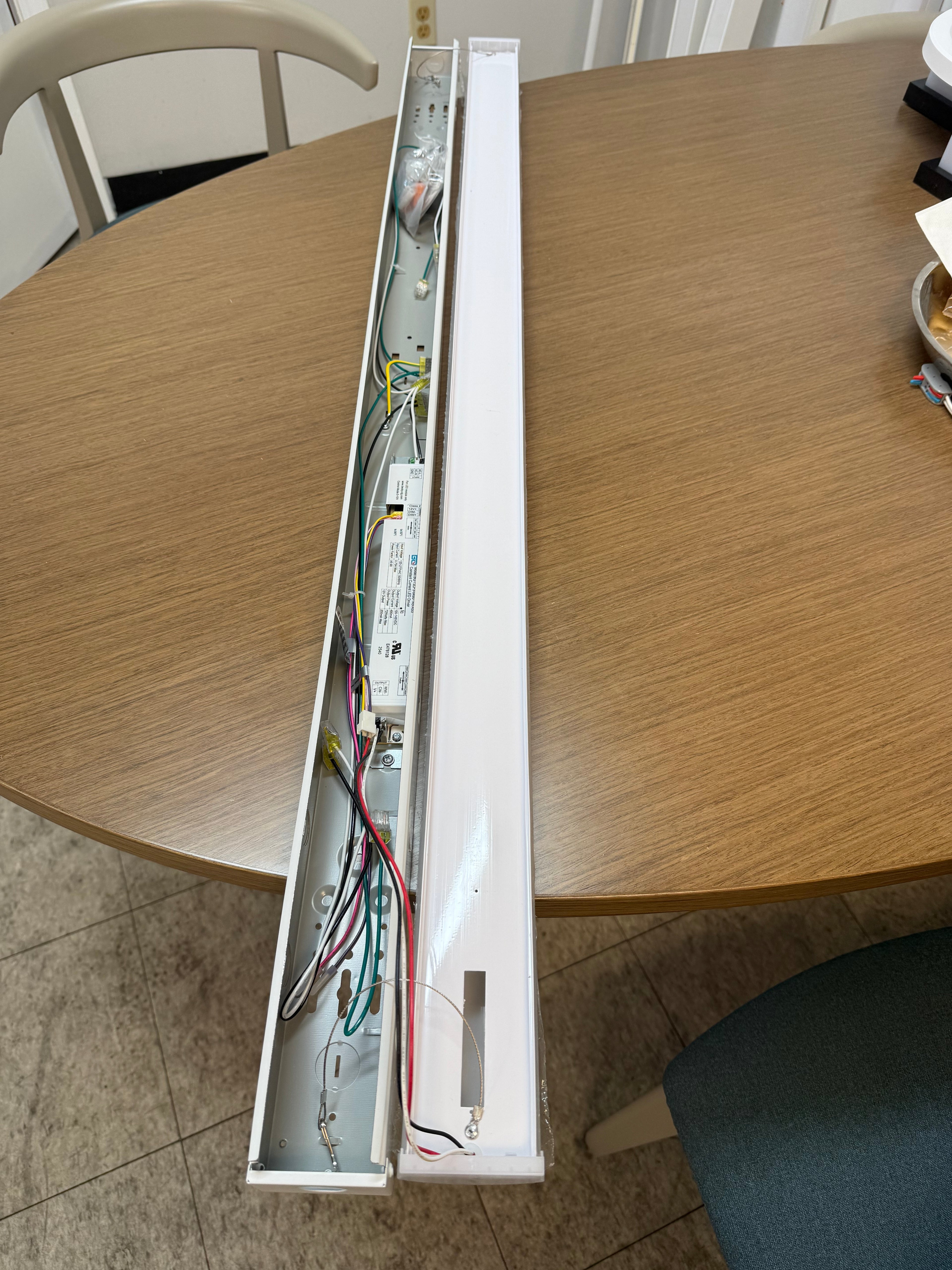 LED Linear Strip LS8060 Series 4FT 72W LS8060T-4FT-H-5WCCT