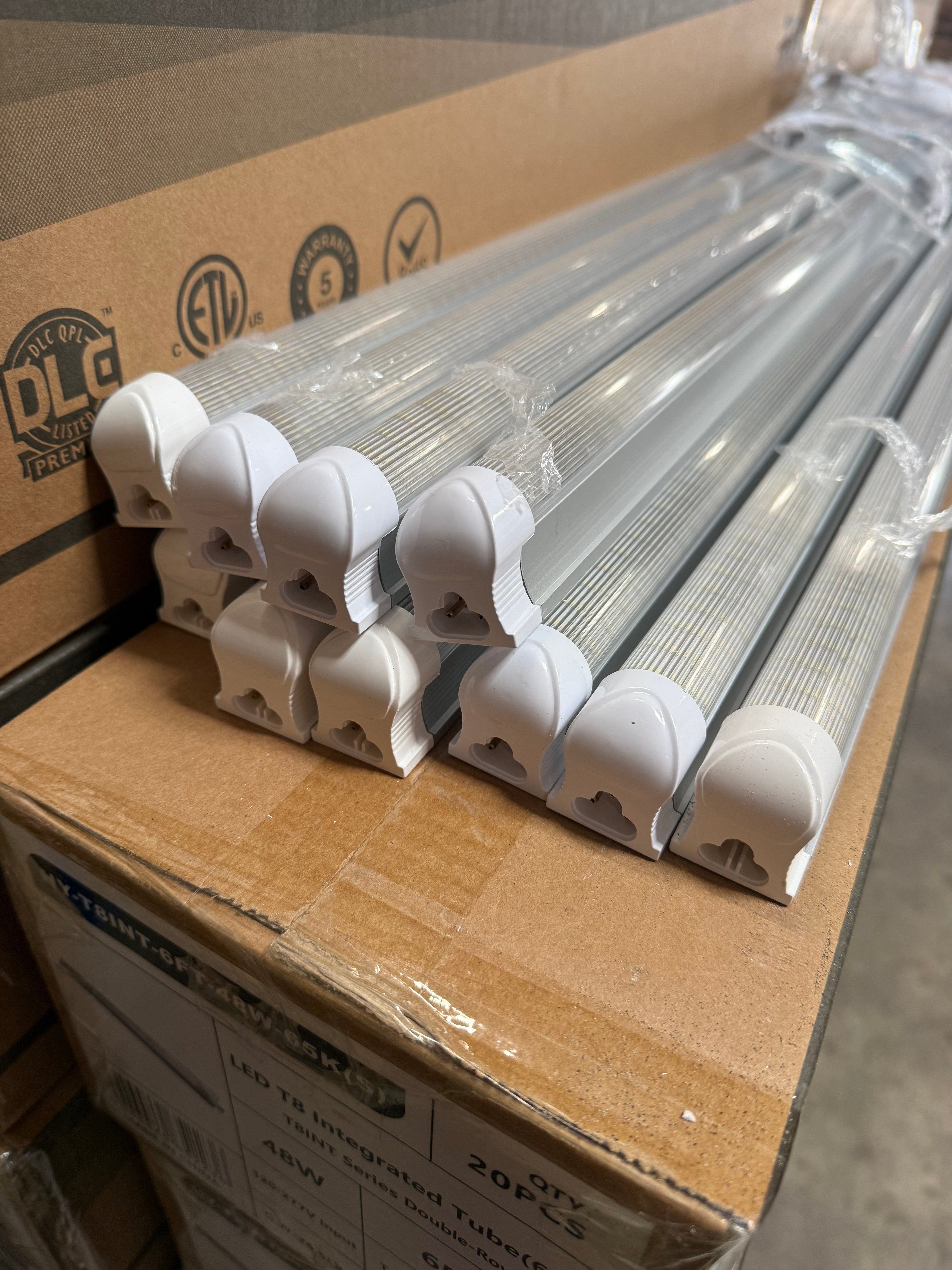LED Integrated Tube Double LED Strip/6FT/ 48W/ 6500K/ Strip Cover/ T8INT-6FT-48W-65K(S)