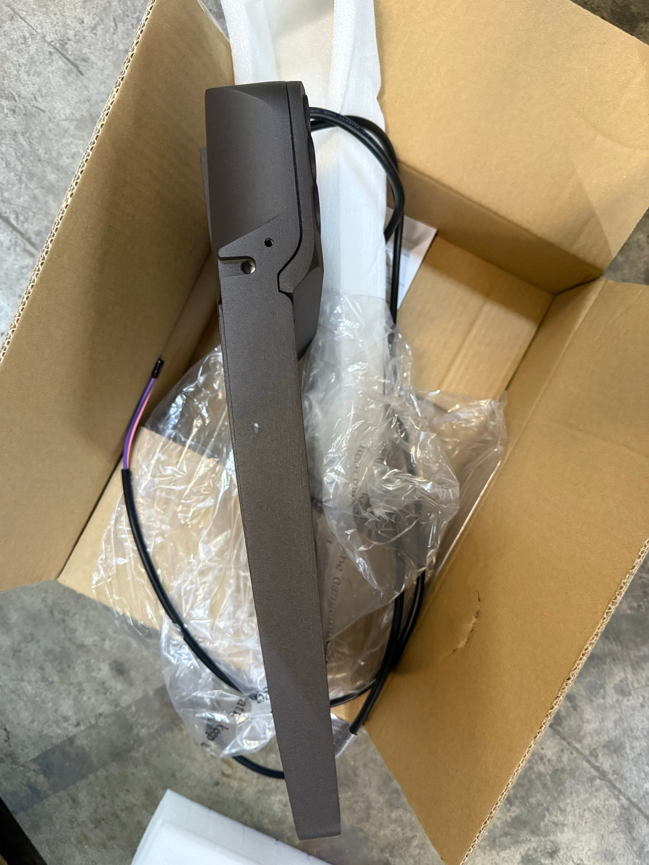 LED Area/Shoebox Light AL03 Series/150-100-70W Selectable/ 3000-4000-5000K Selectable /120-277V/ Type III-Type IV-Type V Selectable/ Photocell Pre-Installed/ DLC Premium