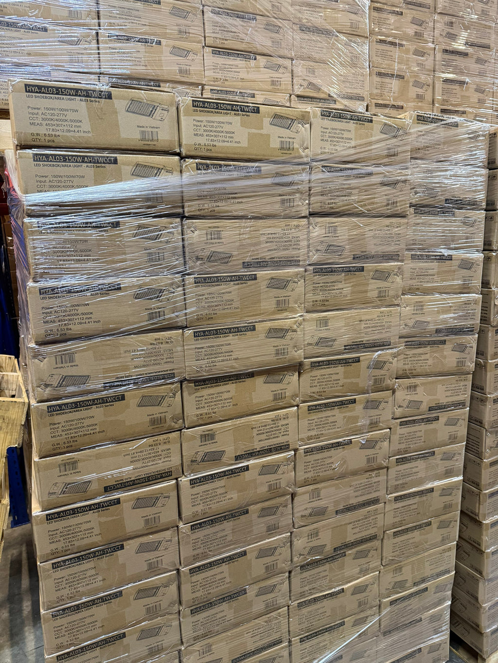 LED Area/Shoebox Light AL03 Series/150-100-70W Selectable/ 3000-4000-5000K Selectable /120-277V/ Type III-Type IV-Type V Selectable/ Photocell Pre-Installed/ DLC Premium