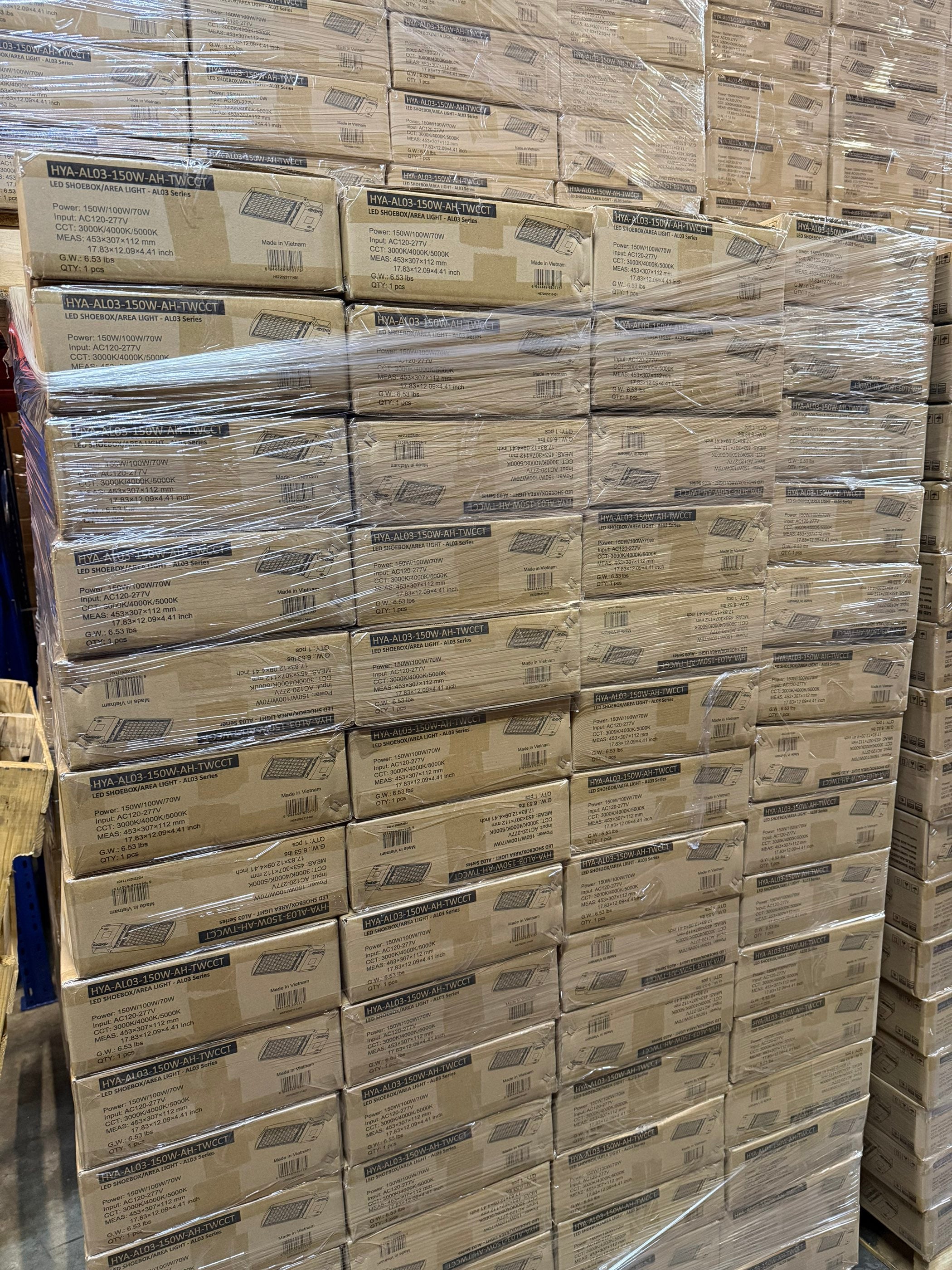LED Area/Shoebox Light AL03 Series/150-100-70W Selectable/ 3000-4000-5000K Selectable /120-277V/ Type III-Type IV-Type V Selectable/ Photocell Pre-Installed/ DLC Premium