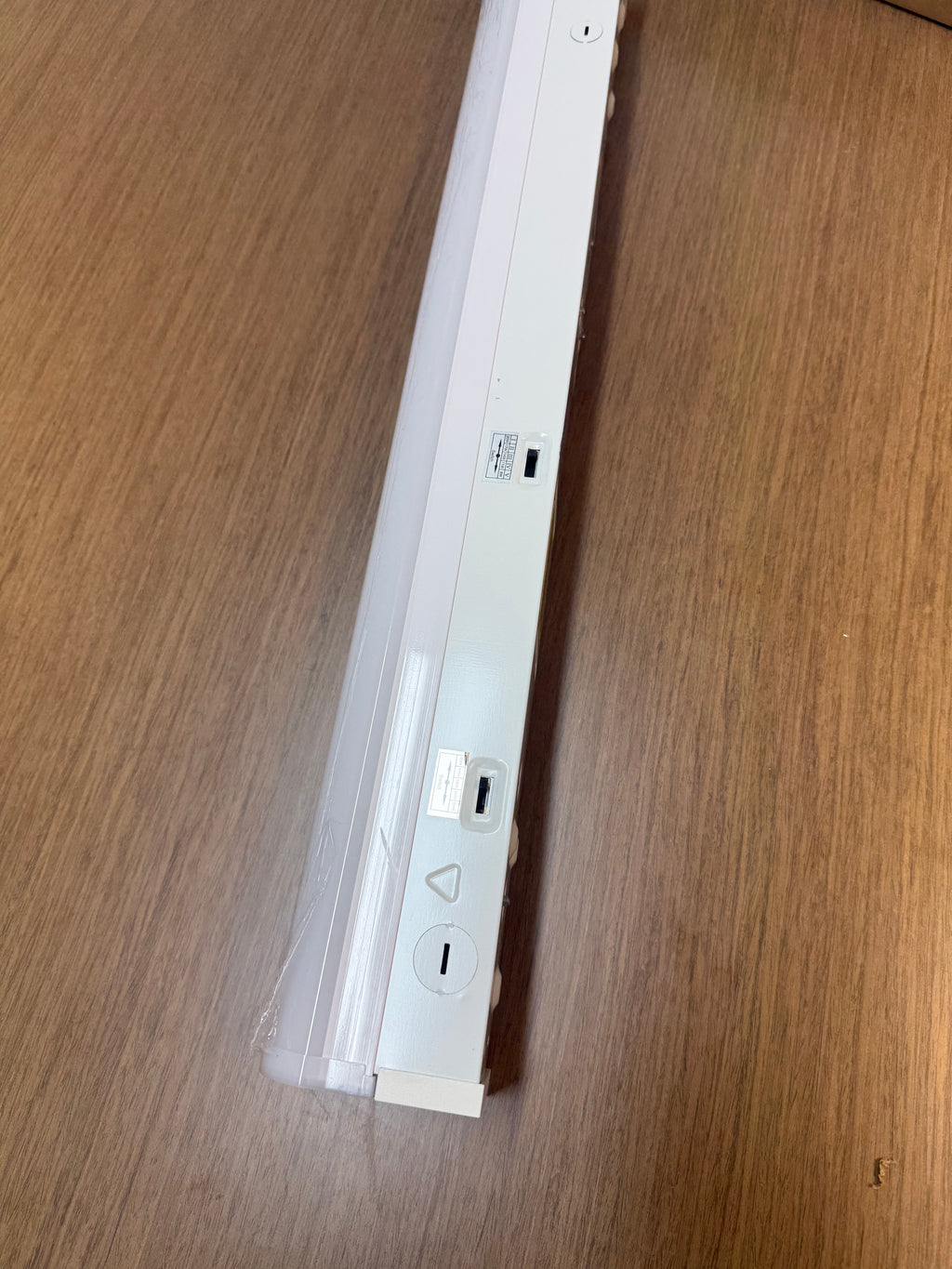 LED Linear Strip LS8060 Series 2FT/ 20W LS8060X-2FT-H-5W5CCT