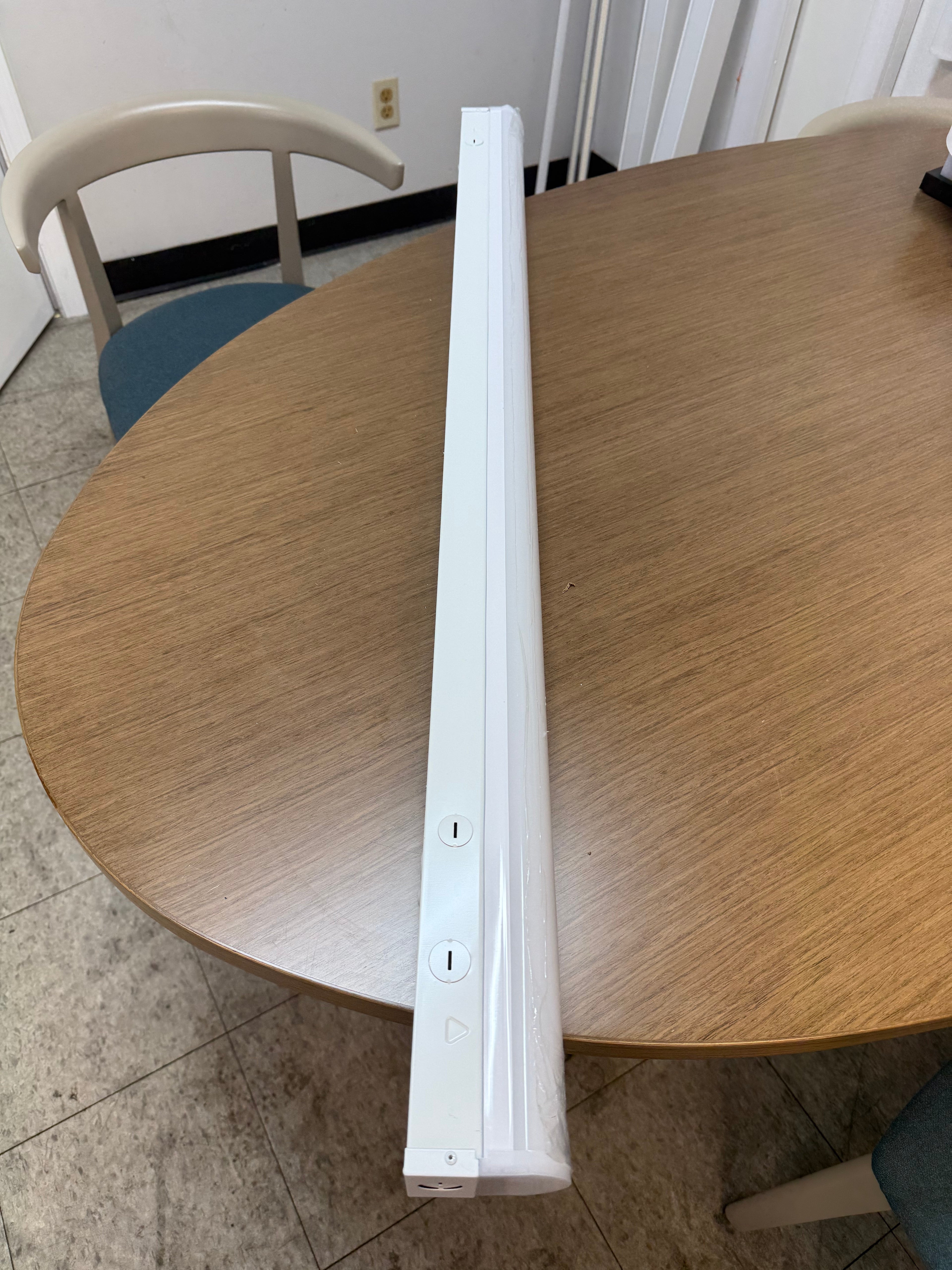 LED Linear Strip LS8060 Series 4FT 72W LS8060T-4FT-H-5WCCT