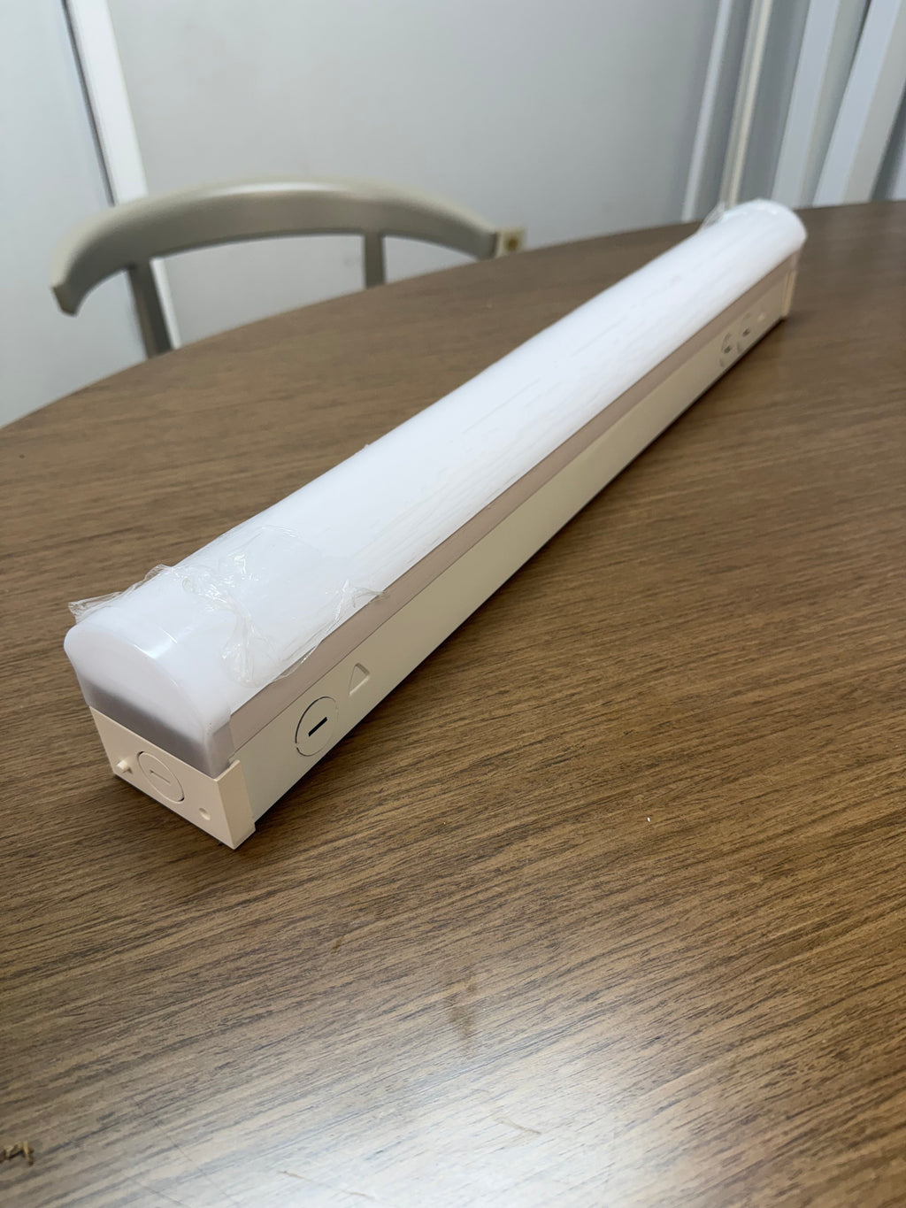 LED Linear Strip LS8060 Series 2FT/ 20W LS8060X-2FT-H-5W5CCT