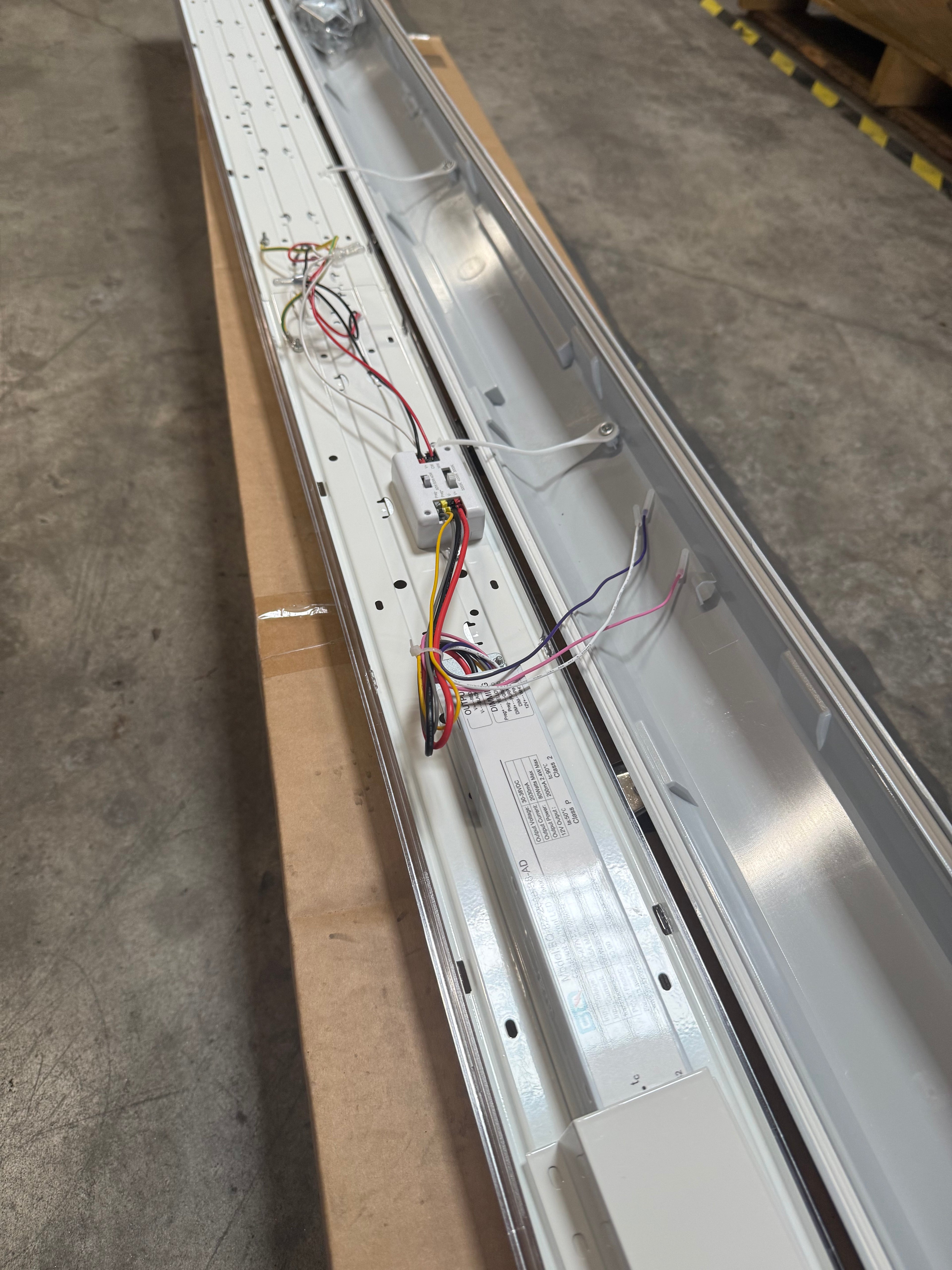 LED Vapor Tight 8FT Clear Strip Cover 8FT-VT-H-3W3CCT