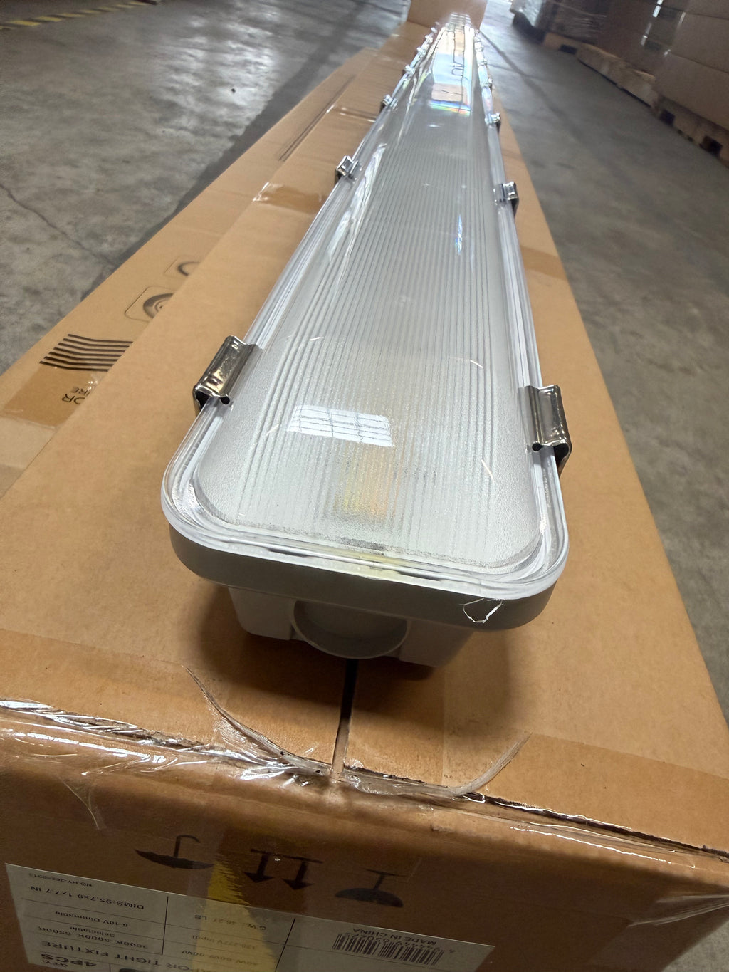 LED Vapor Tight 8FT Clear Strip Cover 8FT-VT-H-3W3CCT