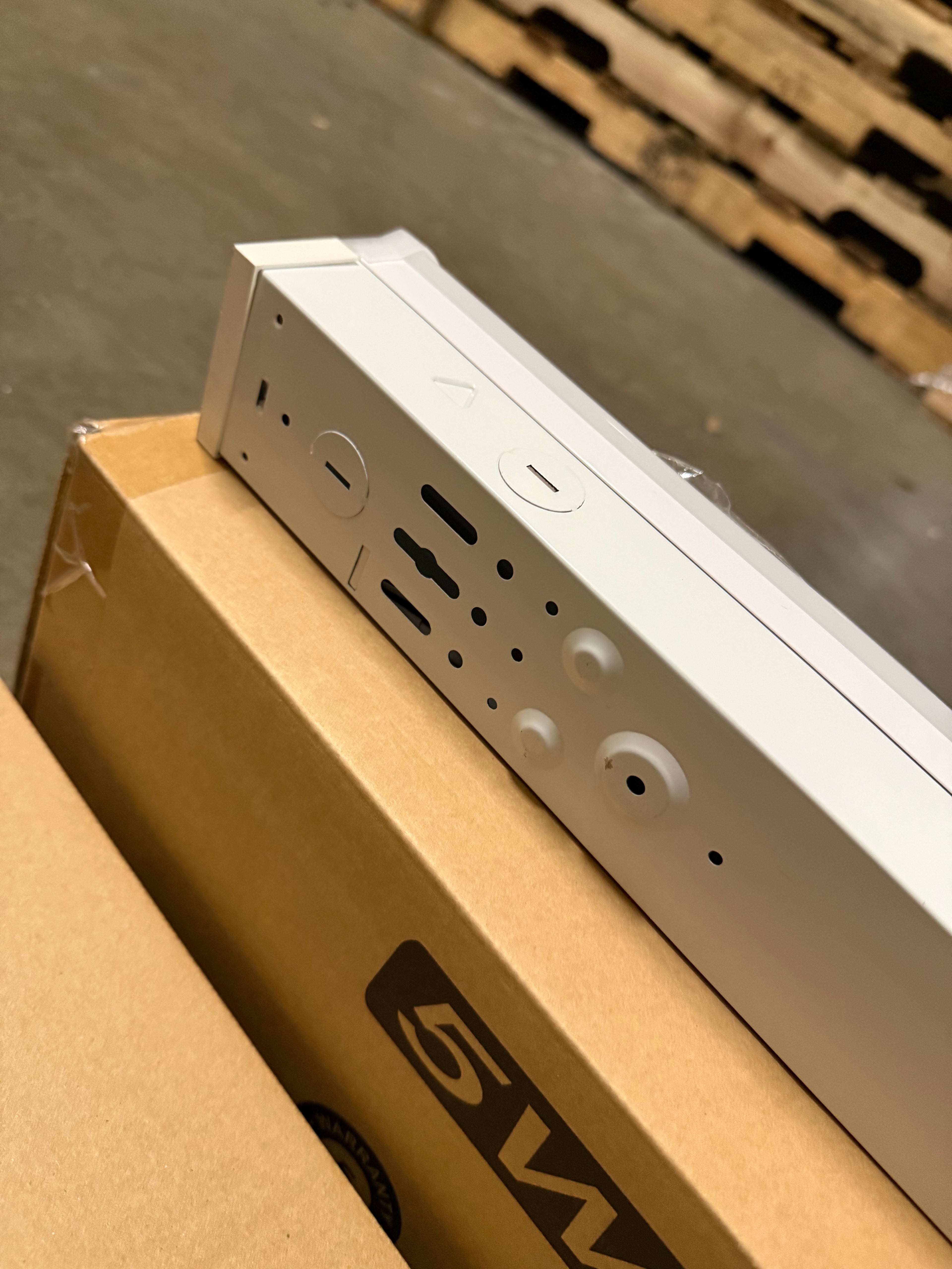 LED Linear Strip LS8060 Series 8FT/ 80W LS8060X-8FT-H-5WCCT