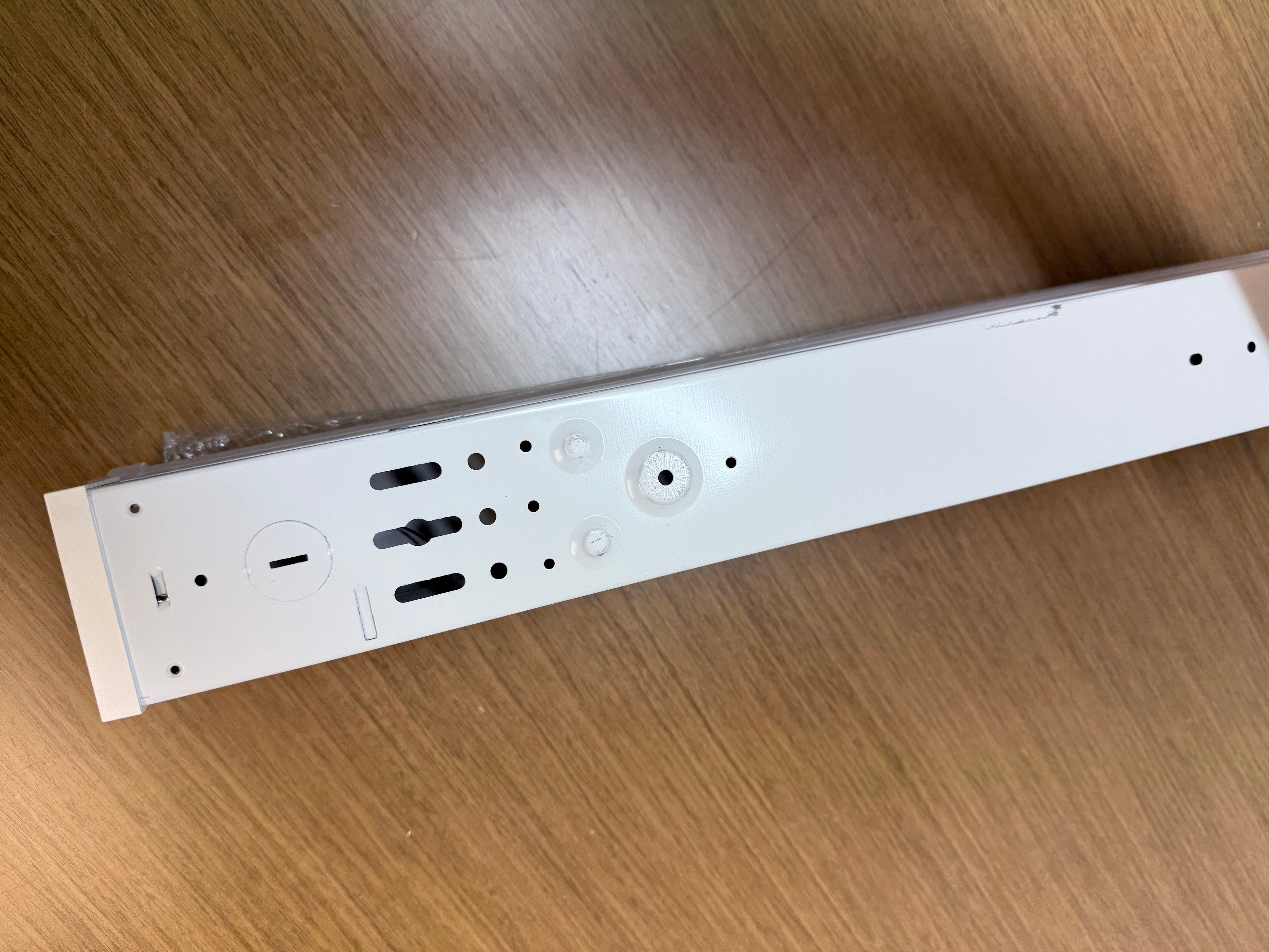 LED Linear Strip LS8060 Series 4FT/ 40W LS8060X-4FT-H-5WCCT