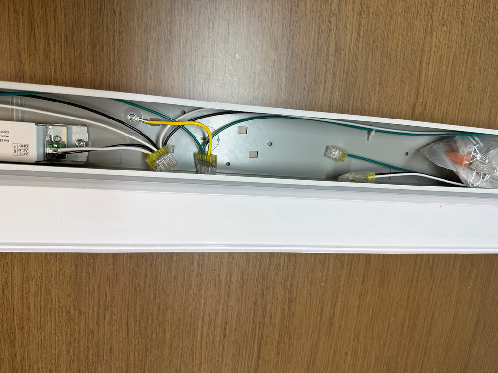 LED Linear Strip LS8060 Series 4FT 72W LS8060T-4FT-H-5WCCT