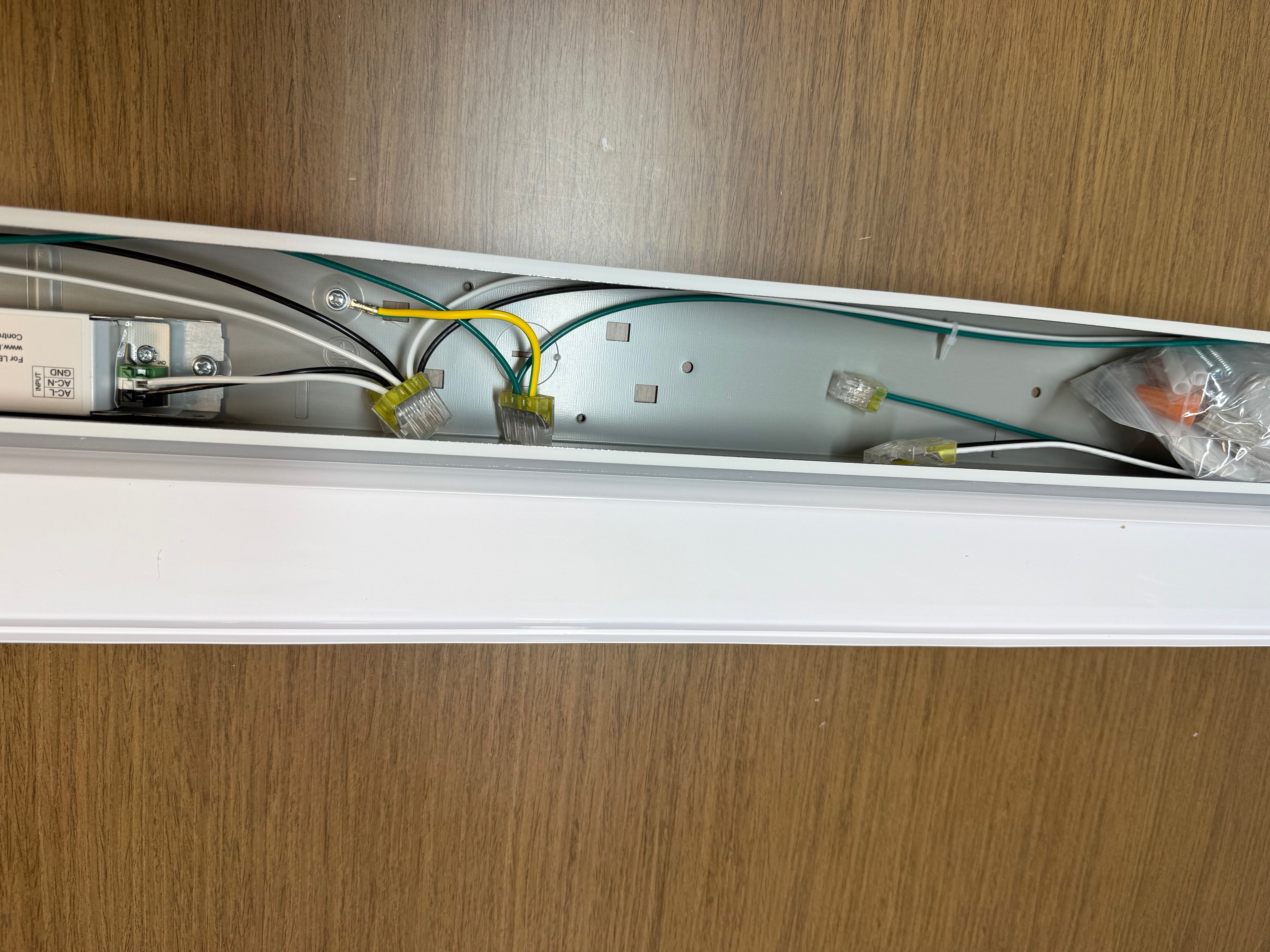 LED Linear Strip LS8060 Series 4FT 72W LS8060T-4FT-H-5WCCT