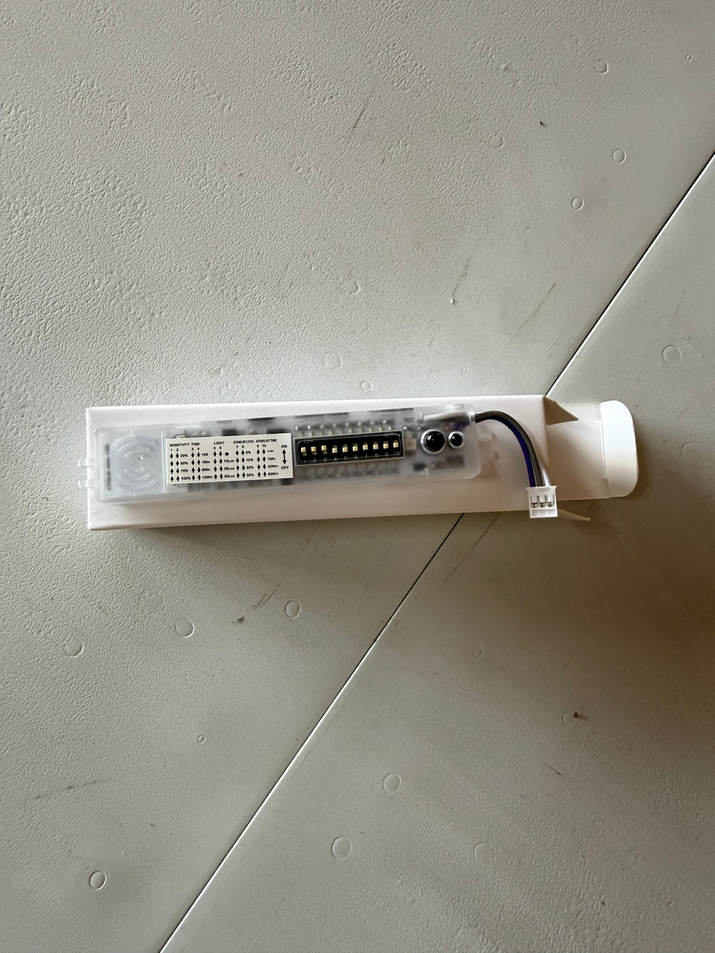 Motion Sensor: ANT-7/ 12-24V/ IP20/ Microwave/ 0-10V Dim/ For Troffer