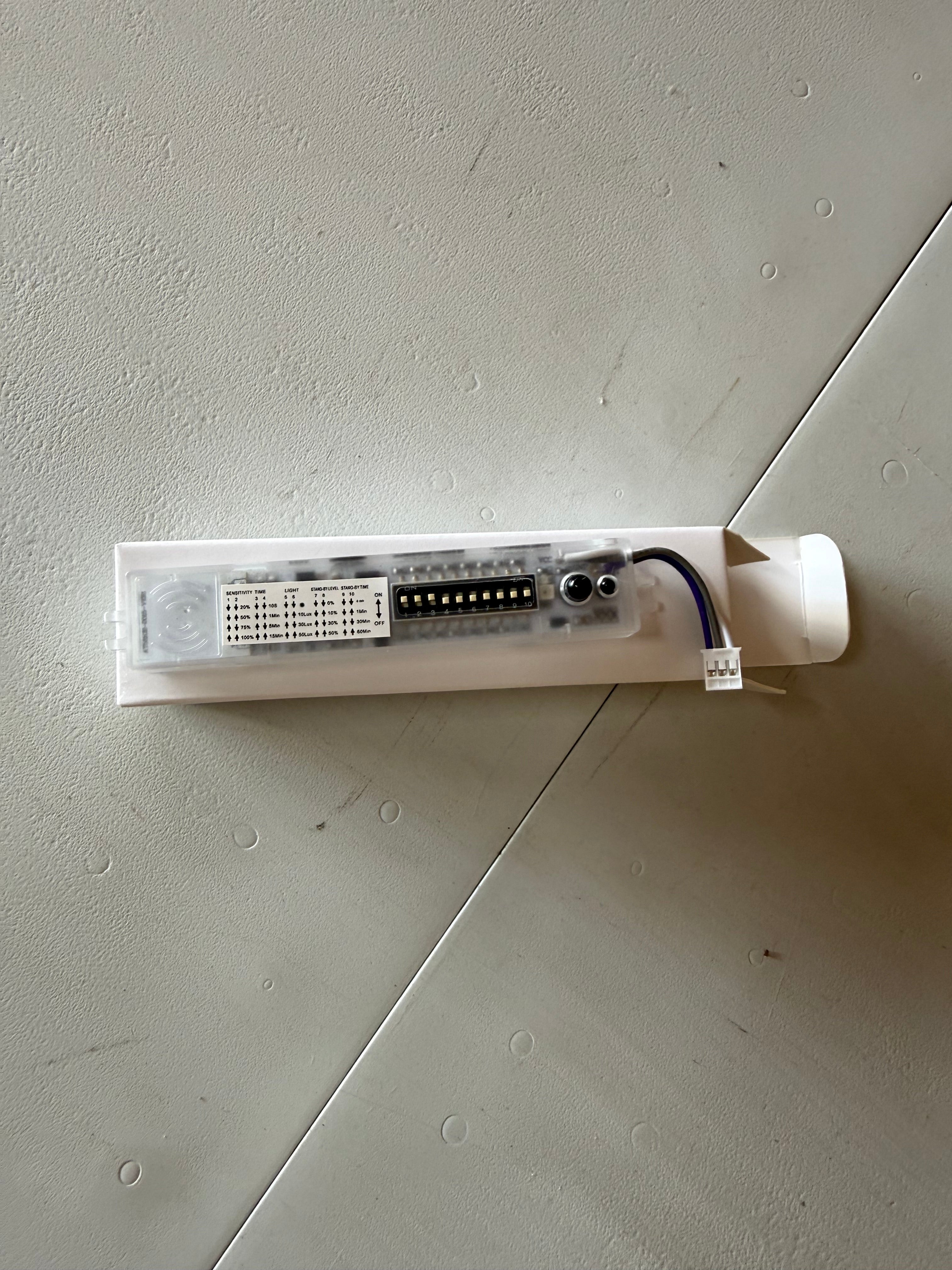 Motion Sensor: ANT-7/ 12-24V/ IP20/ Microwave/ 0-10V Dim/ For Troffer