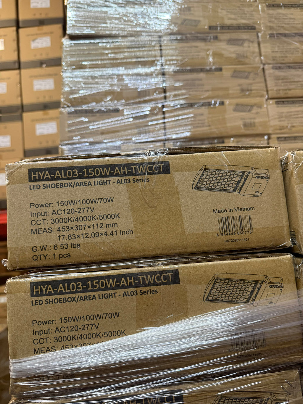 LED Area/Shoebox Light AL03 Series/150-100-70W Selectable/ 3000-4000-5000K Selectable /120-277V/ Type III-Type IV-Type V Selectable/ Photocell Pre-Installed/ DLC Premium