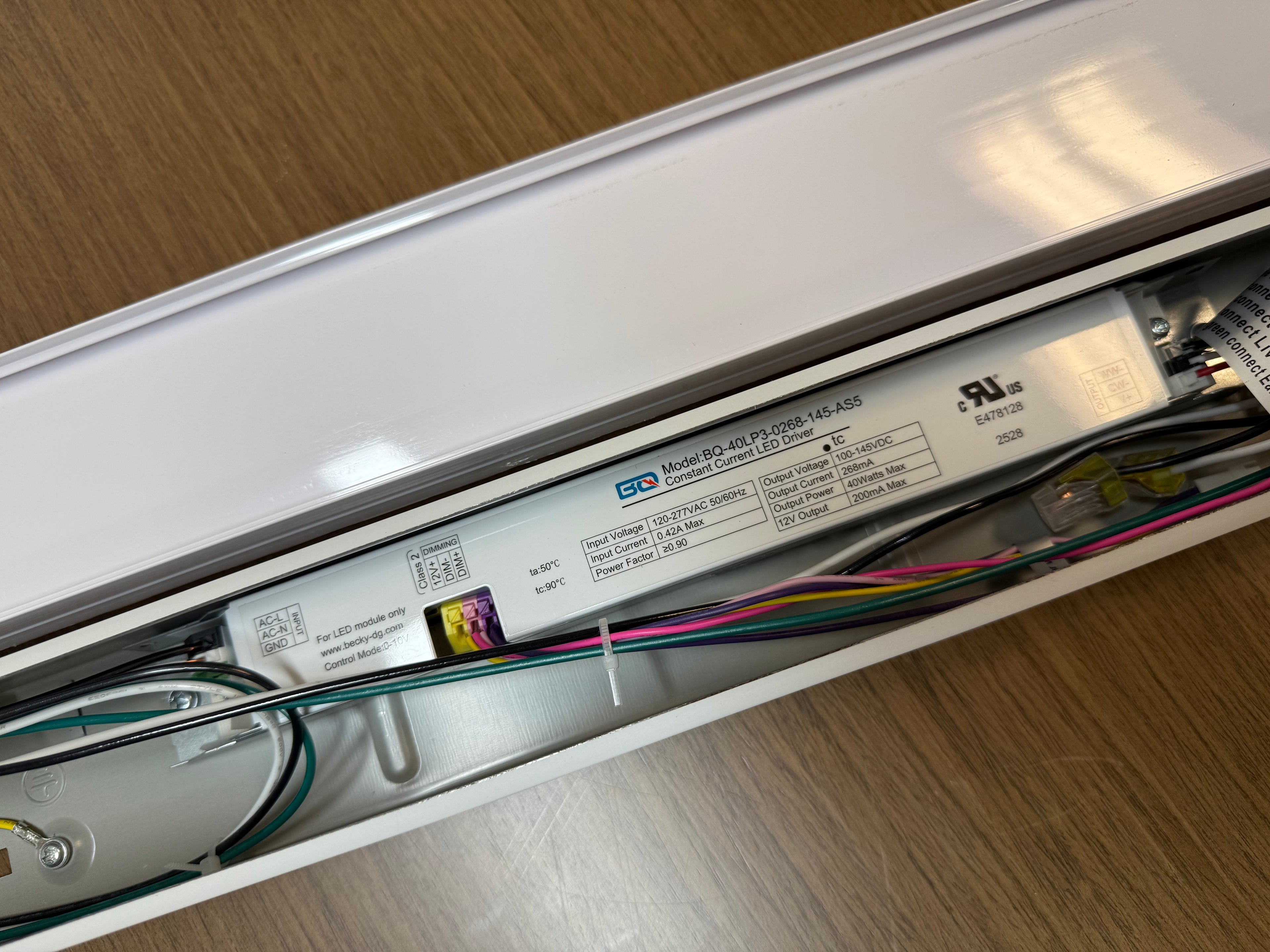 LED Linear Strip LS8060 Series 4FT/ 40W LS8060X-4FT-H-5WCCT