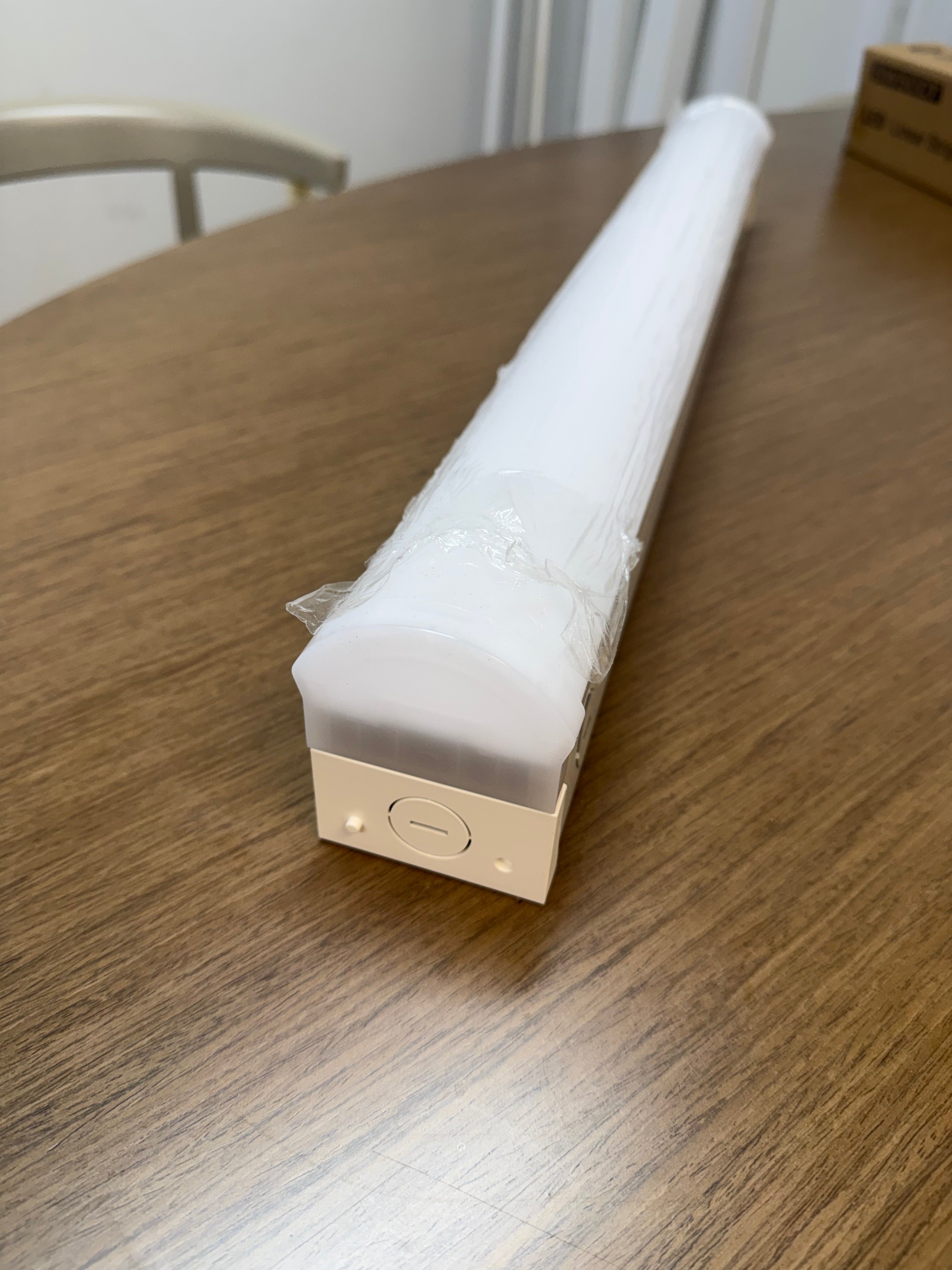 LED Linear Strip LS8060 Series 2FT/ 20W LS8060X-2FT-H-5W5CCT