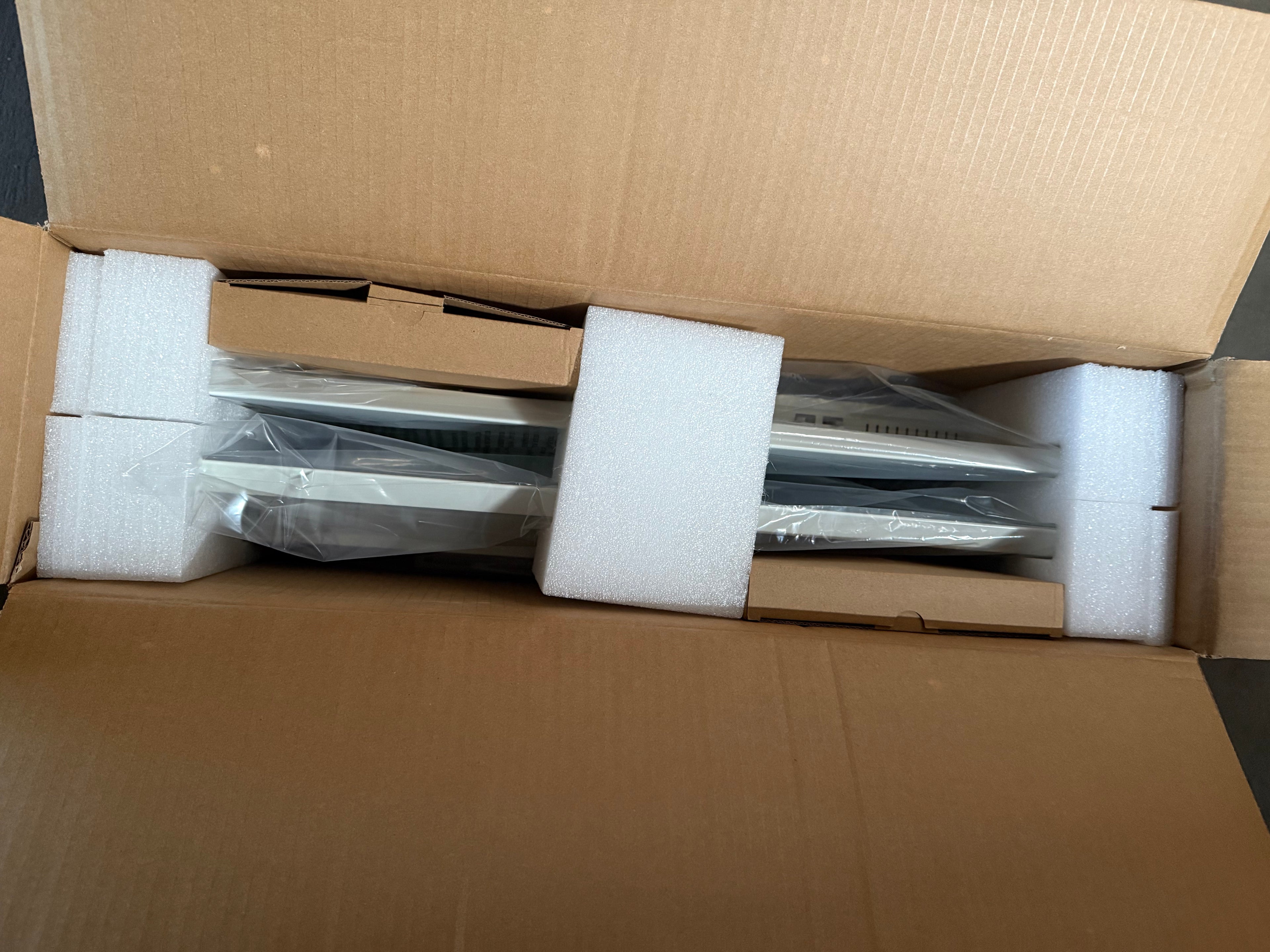 LED Linear High High Bay 110W 2FT LHB-110W2FT-H-3W3CCT