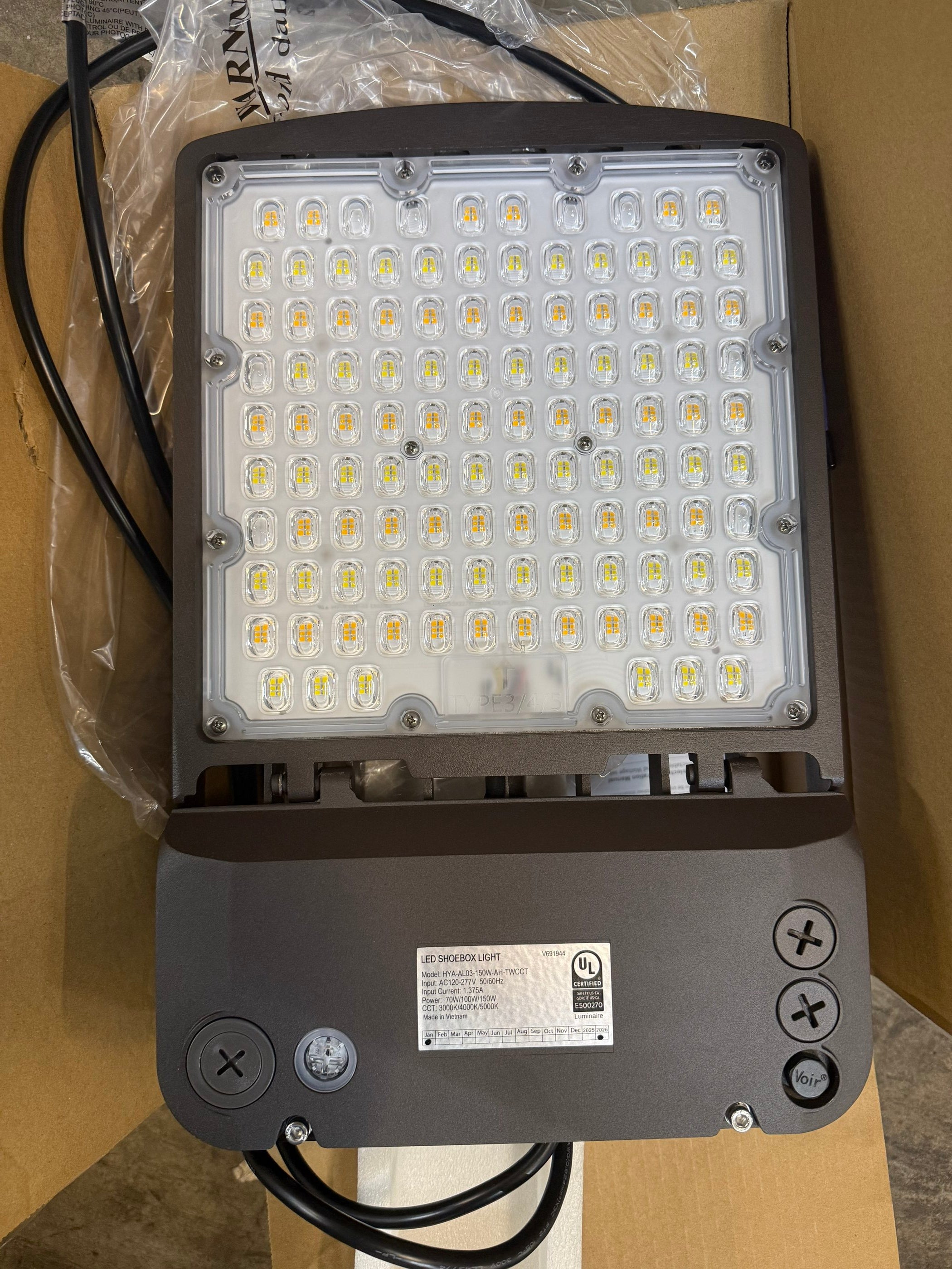 LED Area/Shoebox Light AL03 Series/150-100-70W Selectable/ 3000-4000-5000K Selectable /120-277V/ Type III-Type IV-Type V Selectable/ Photocell Pre-Installed/ DLC Premium