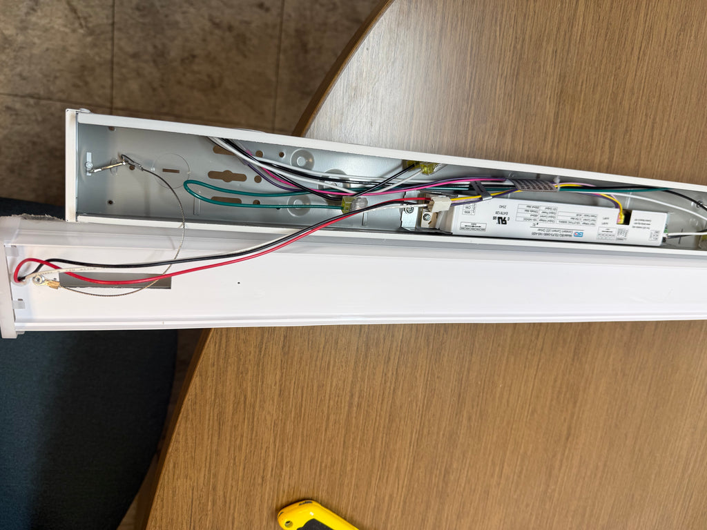 LED Linear Strip LS8060 Series 4FT 72W LS8060T-4FT-H-5WCCT