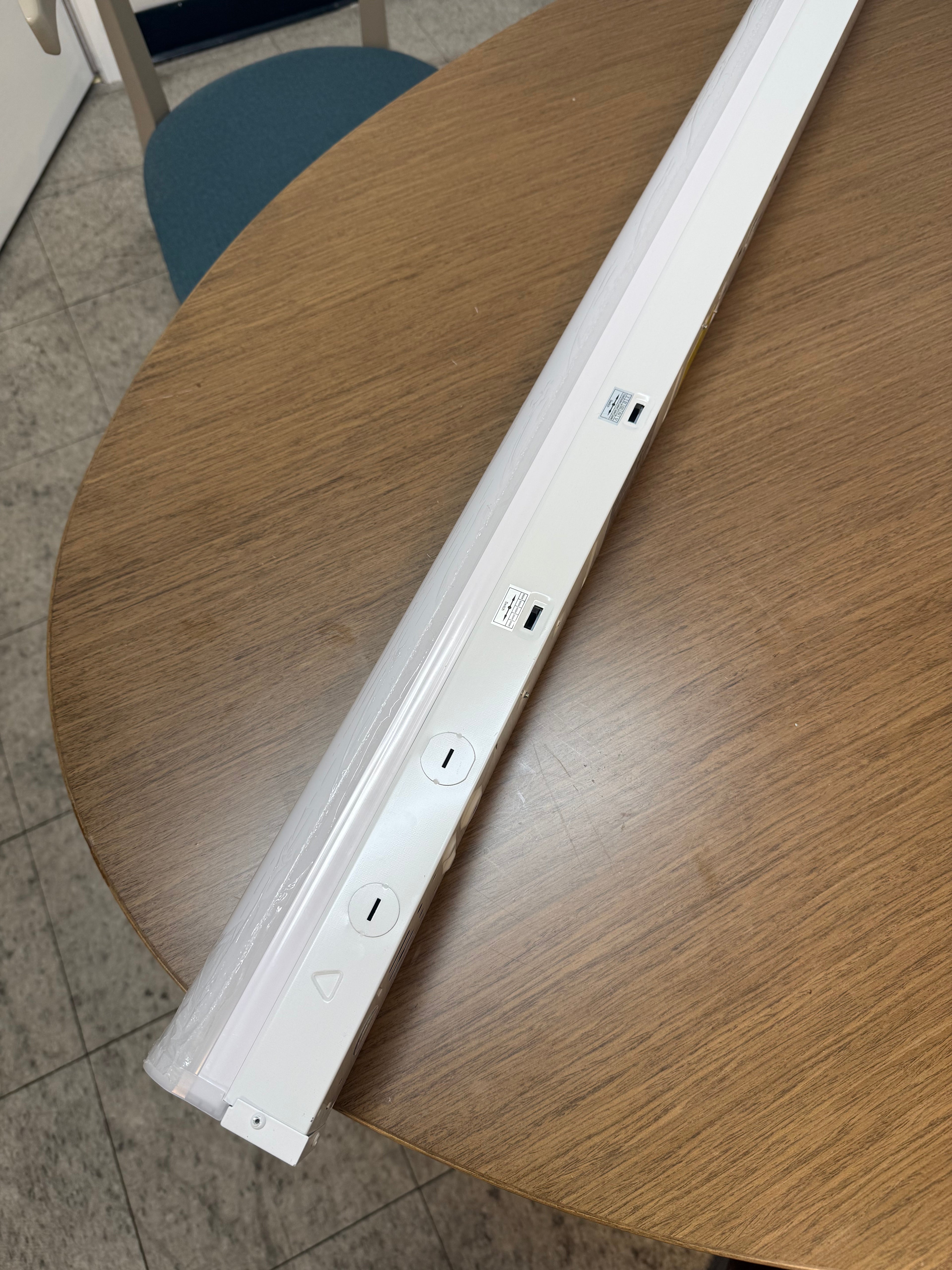 LED Linear Strip LS8060 Series 4FT 72W LS8060T-4FT-H-5WCCT