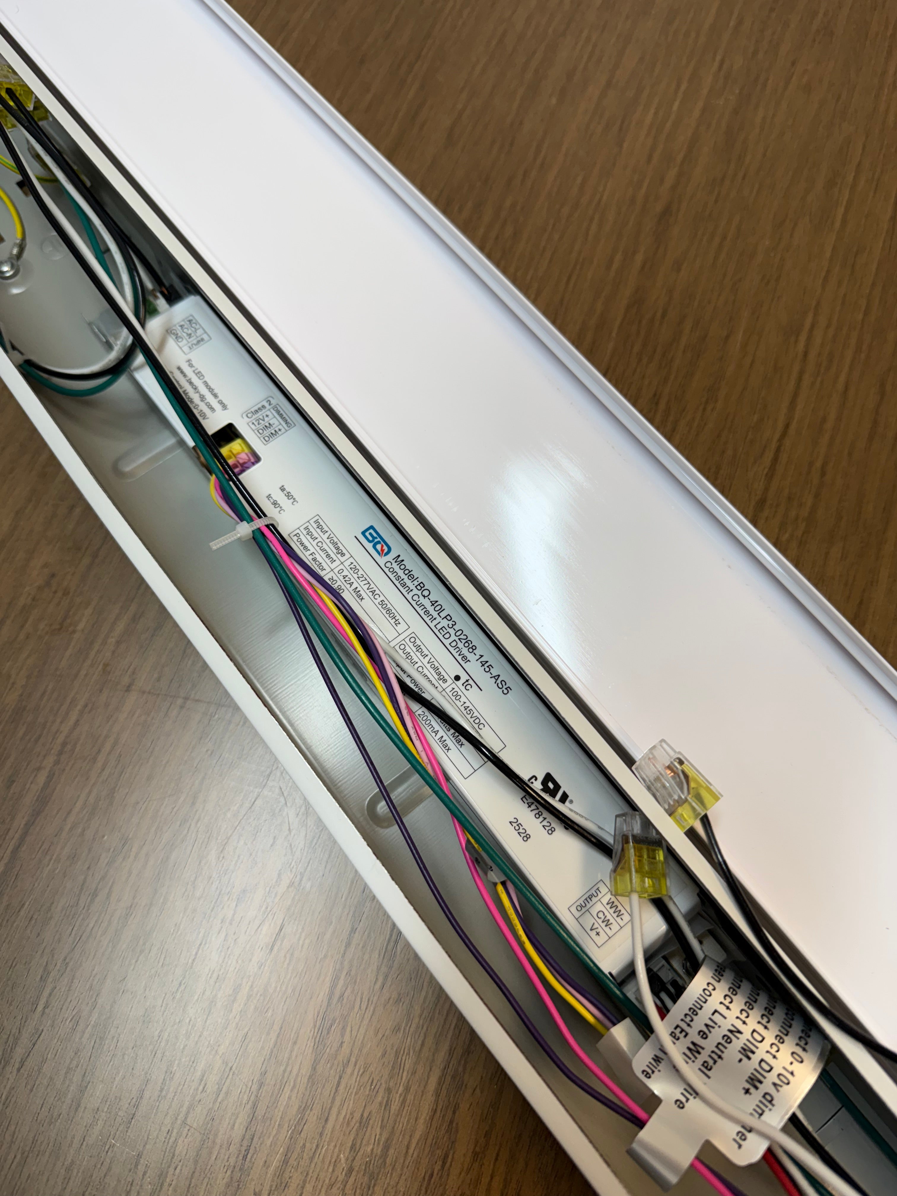 LED Linear Strip LS8060 Series 4FT/ 40W LS8060X-4FT-H-5WCCT