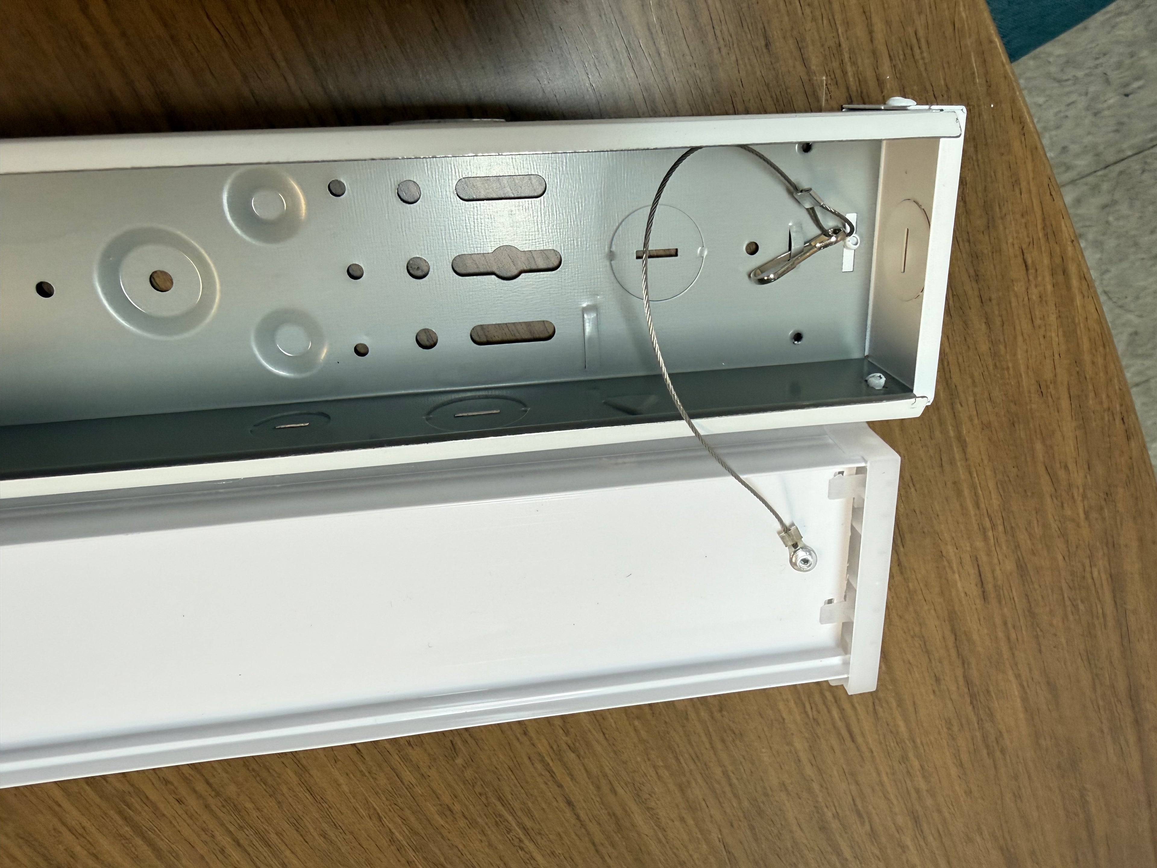 LED Linear Strip LS8060 Series 4FT 72W LS8060T-4FT-H-5WCCT