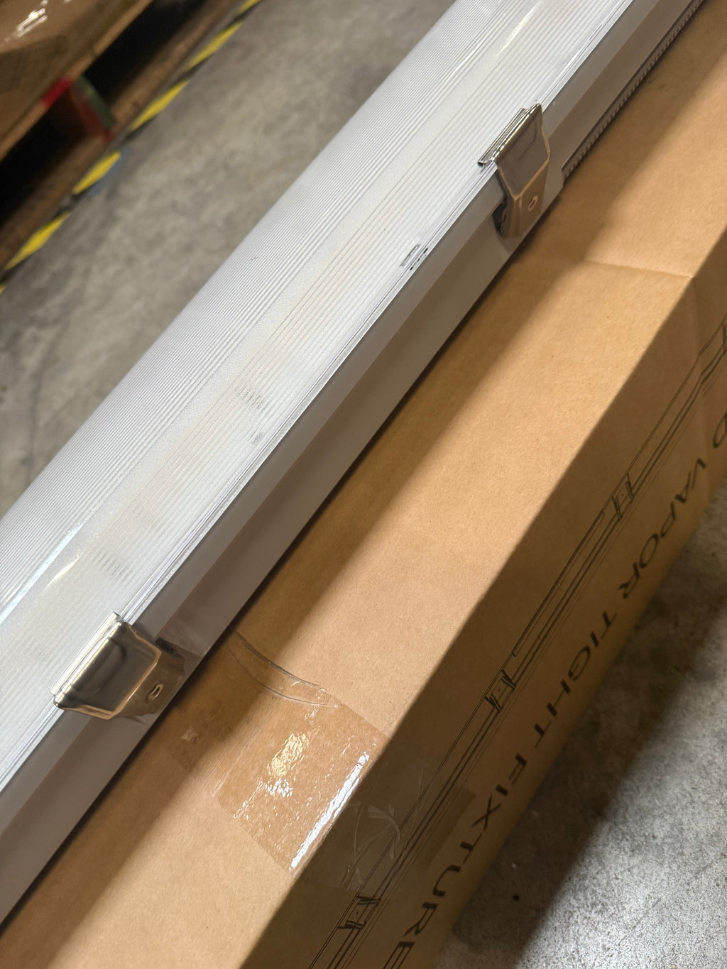 LED Vapor Tight 8FT Clear Strip Cover 8FT-VT-H-3W3CCT