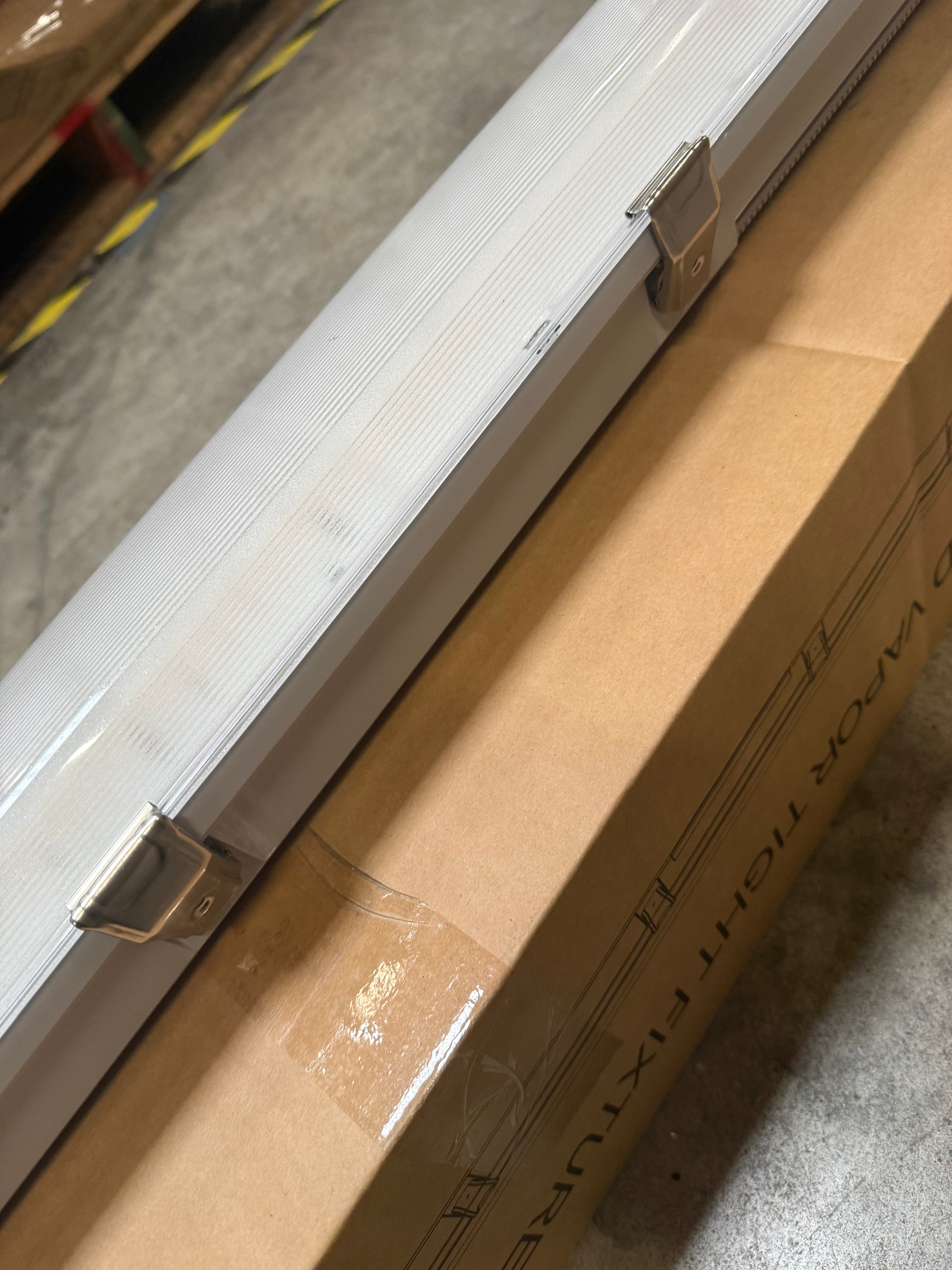 LED Vapor Tight 8FT Clear Strip Cover 8FT-VT-H-3W3CCT