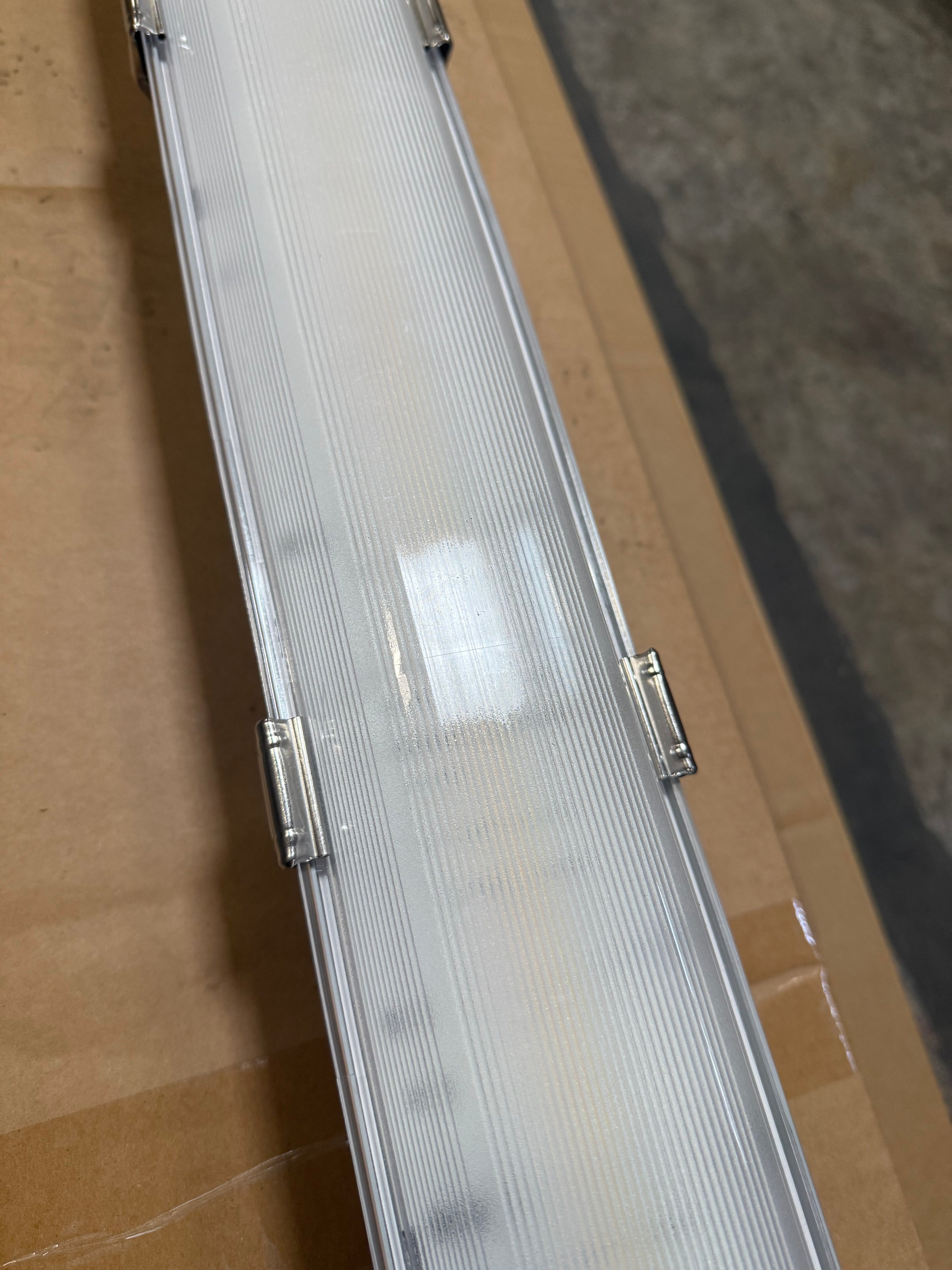 LED Vapor Tight 8FT Clear Strip Cover 8FT-VT-H-3W3CCT