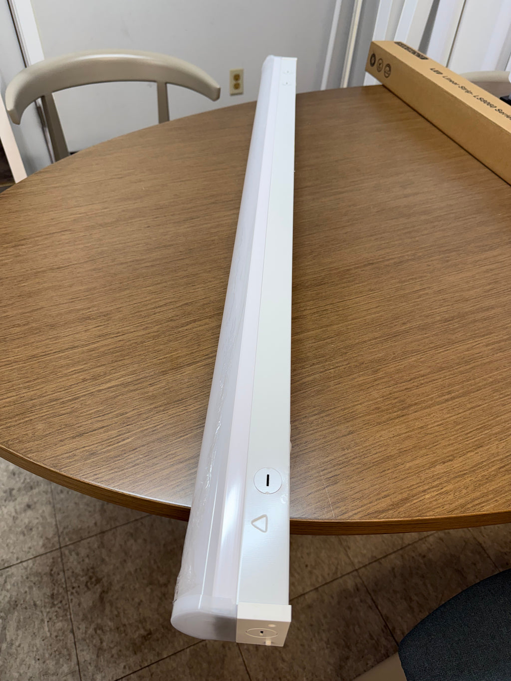 LED Linear Strip LS8060 Series 4FT/ 40W LS8060X-4FT-H-5WCCT