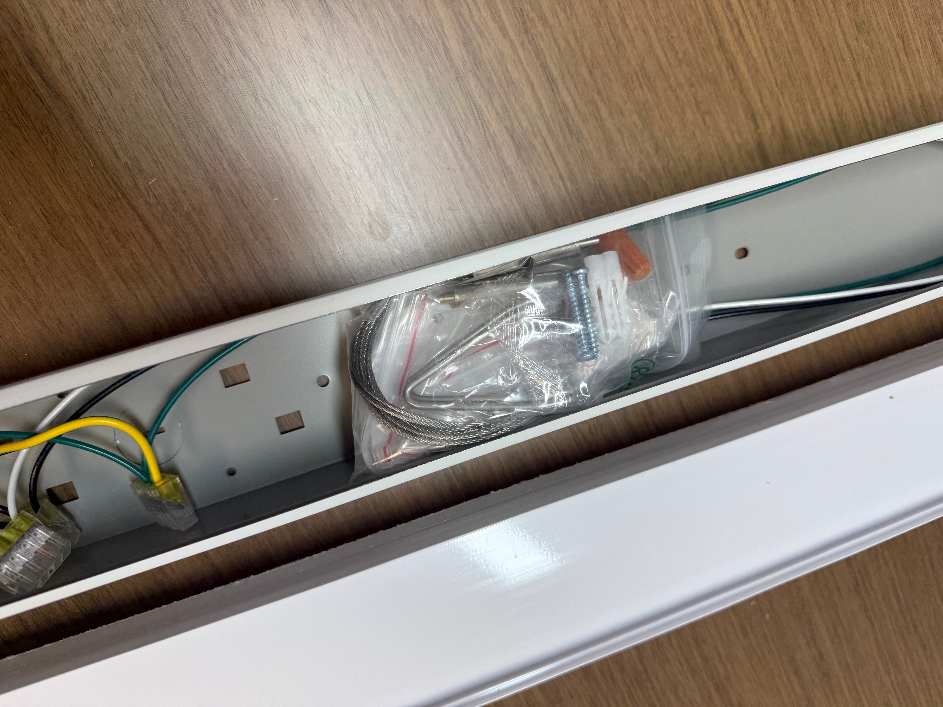LED Linear Strip LS8060 Series 4FT 72W LS8060T-4FT-H-5WCCT