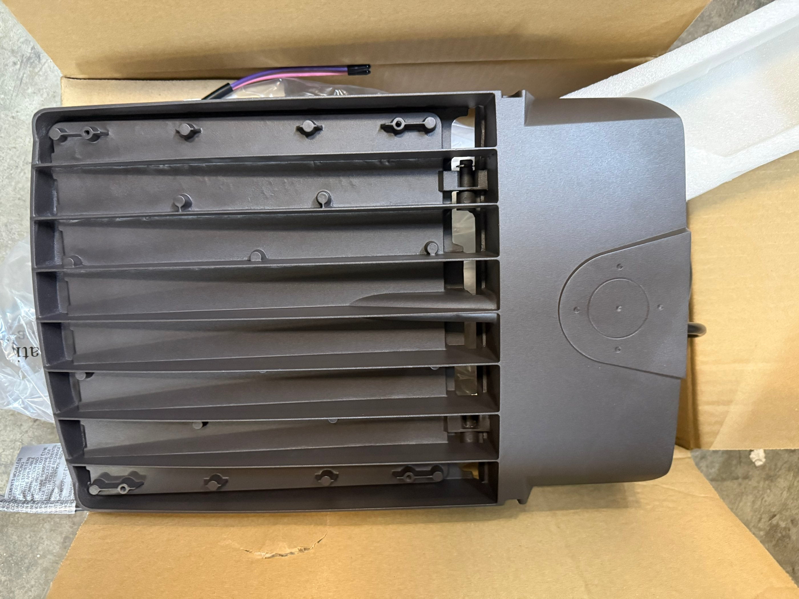 LED Area/Shoebox Light AL03 Series/150-100-70W Selectable/ 3000-4000-5000K Selectable /120-277V/ Type III-Type IV-Type V Selectable/ Photocell Pre-Installed/ DLC Premium
