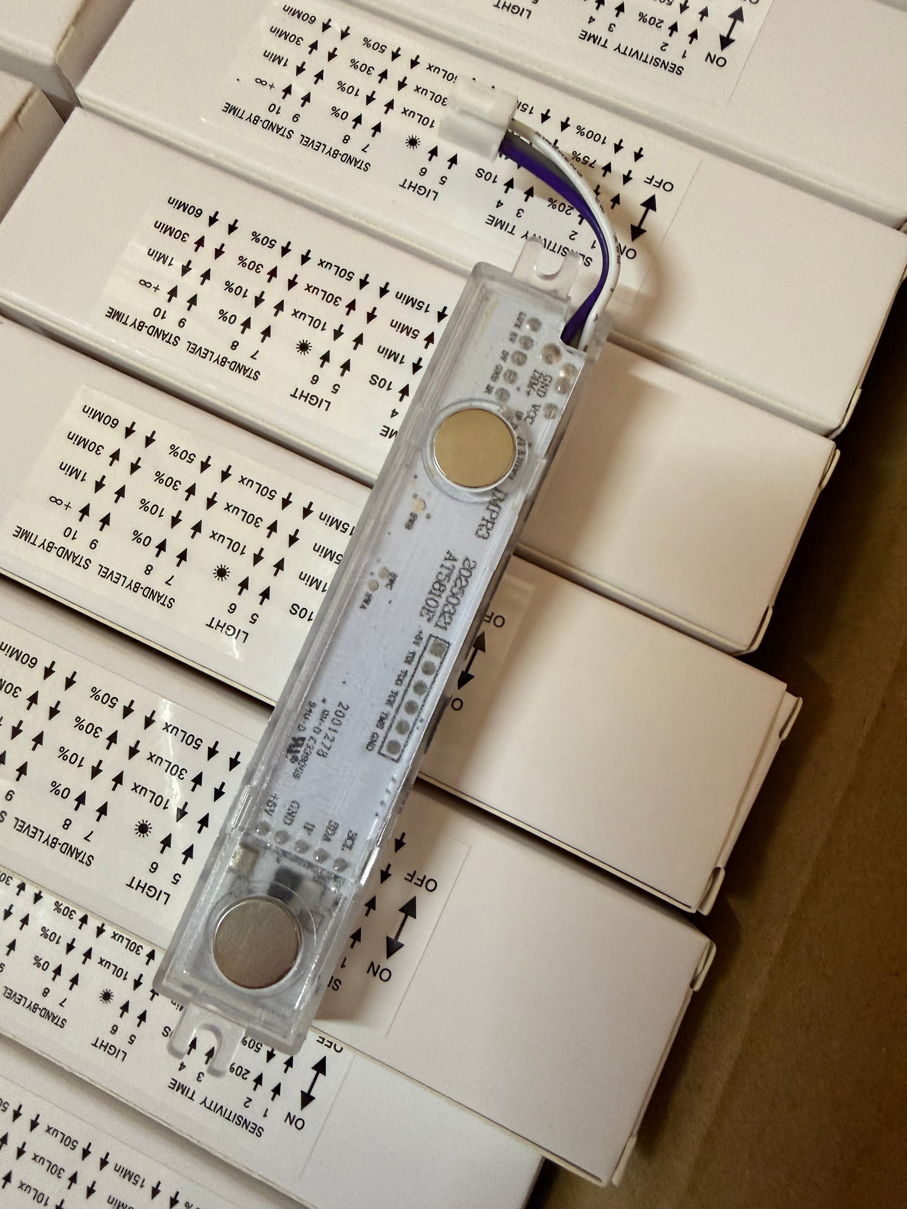 Motion Sensor: ANT-7/ 12-24V/ IP20/ Microwave/ 0-10V Dim/ For Troffer