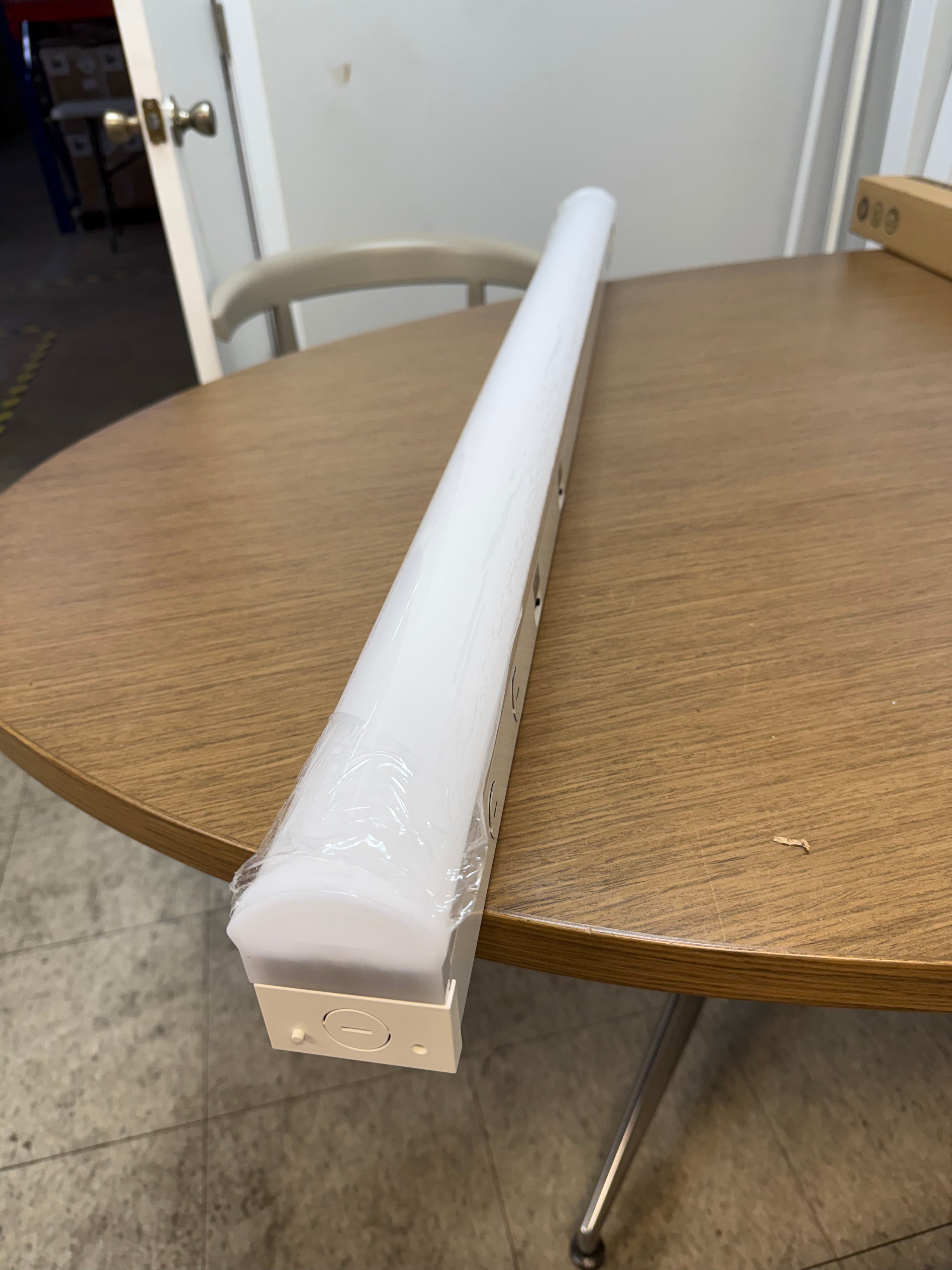 LED Linear Strip LS8060 Series 4FT/ 40W LS8060X-4FT-H-5WCCT