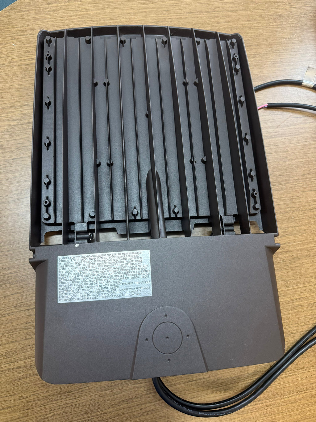 LED Area/Shoebox Light AL03 Series/300W-240W-200W Selectable/ 3000-4000-5000K Selectable /120-277V/ Type III-Type IV-Type V Selectable/ Photocell Pre-Installed/ DLC Premium