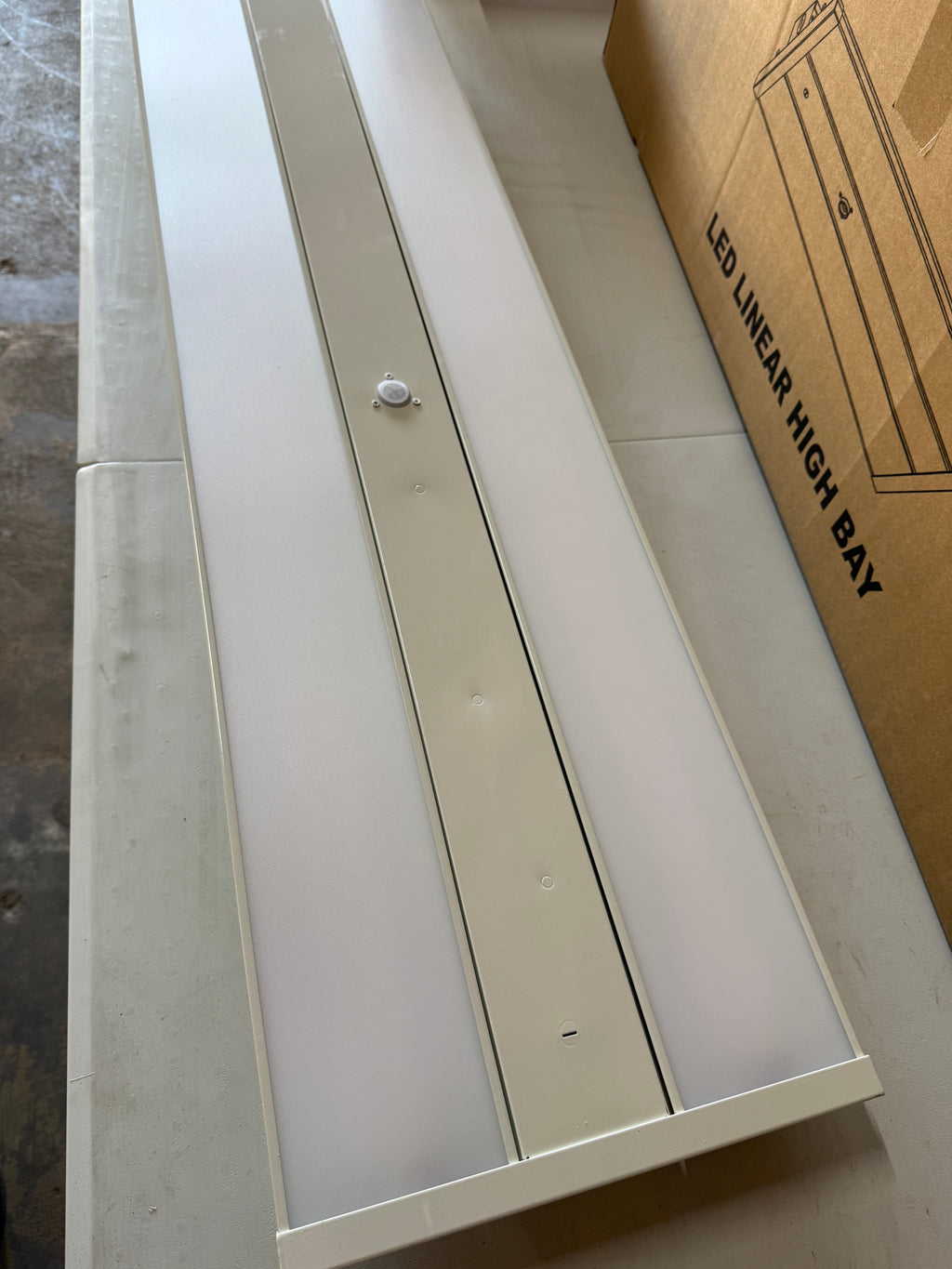 LED Linear High High Bay 220W 4FT 3500K-4000K-5000K Selectable