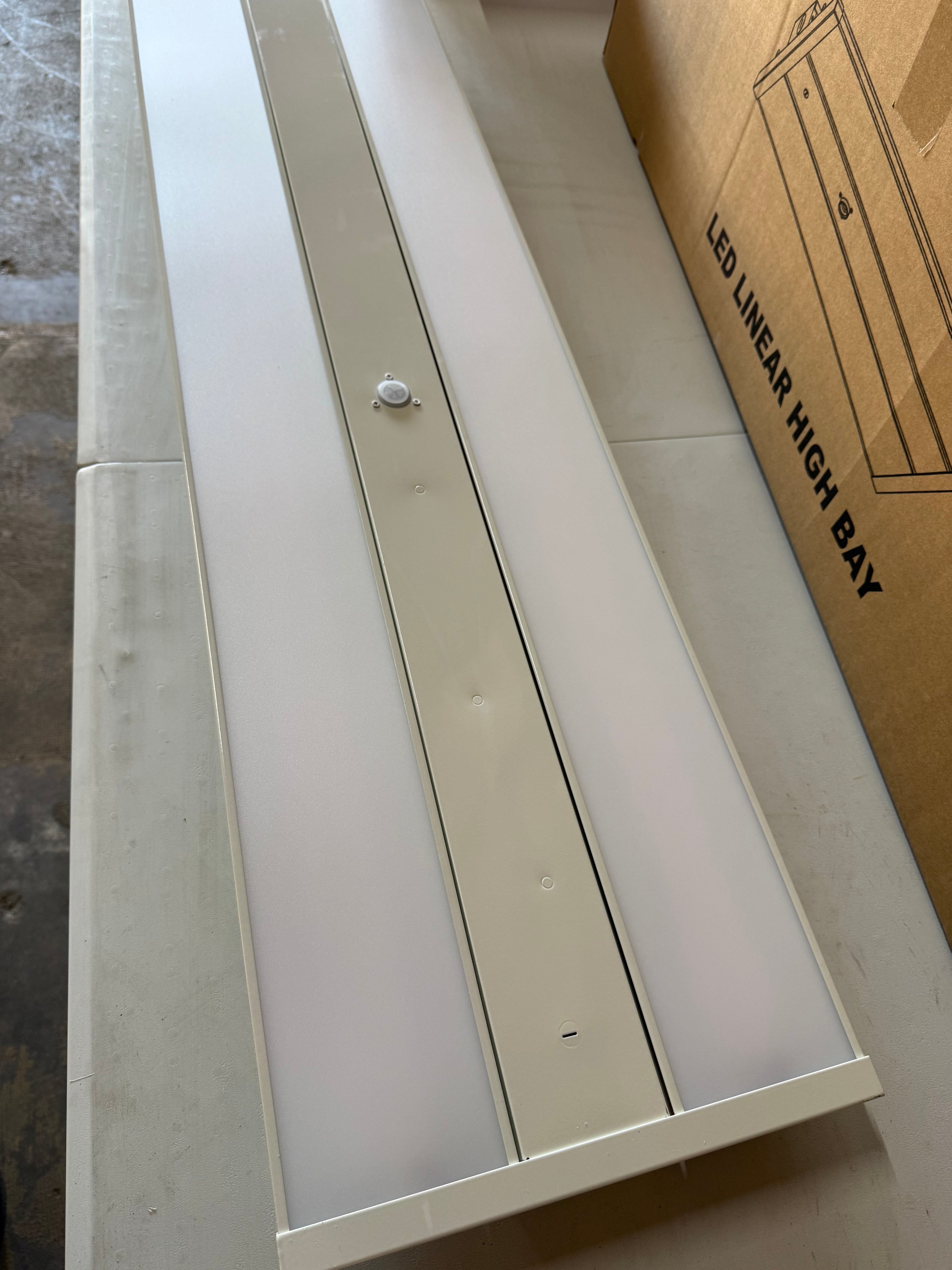LED Linear High High Bay 220W 4FT 3500K-4000K-5000K Selectable