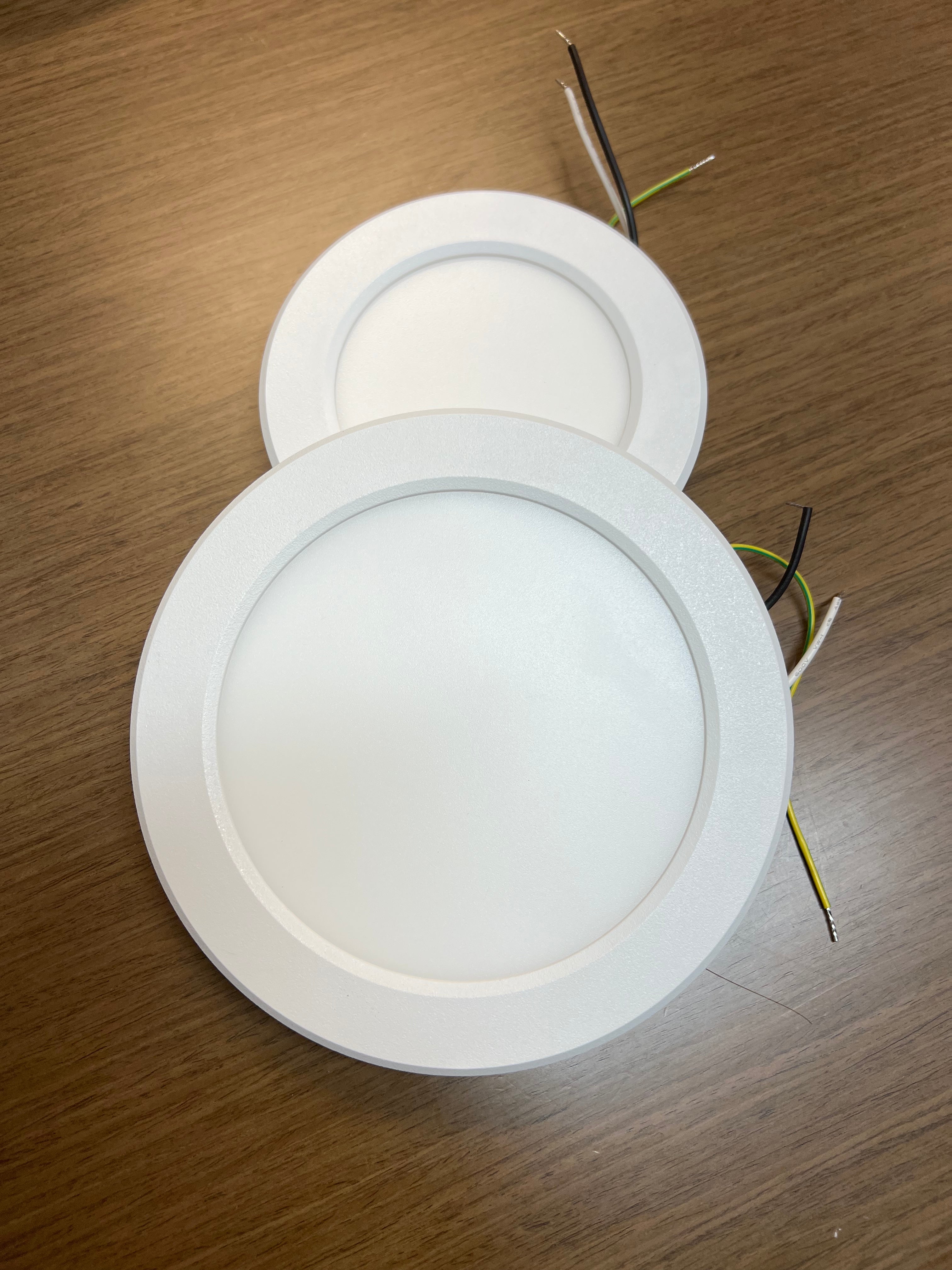 LED Surface mount downlight 7" SMD-R7-15W-CCT (WH)