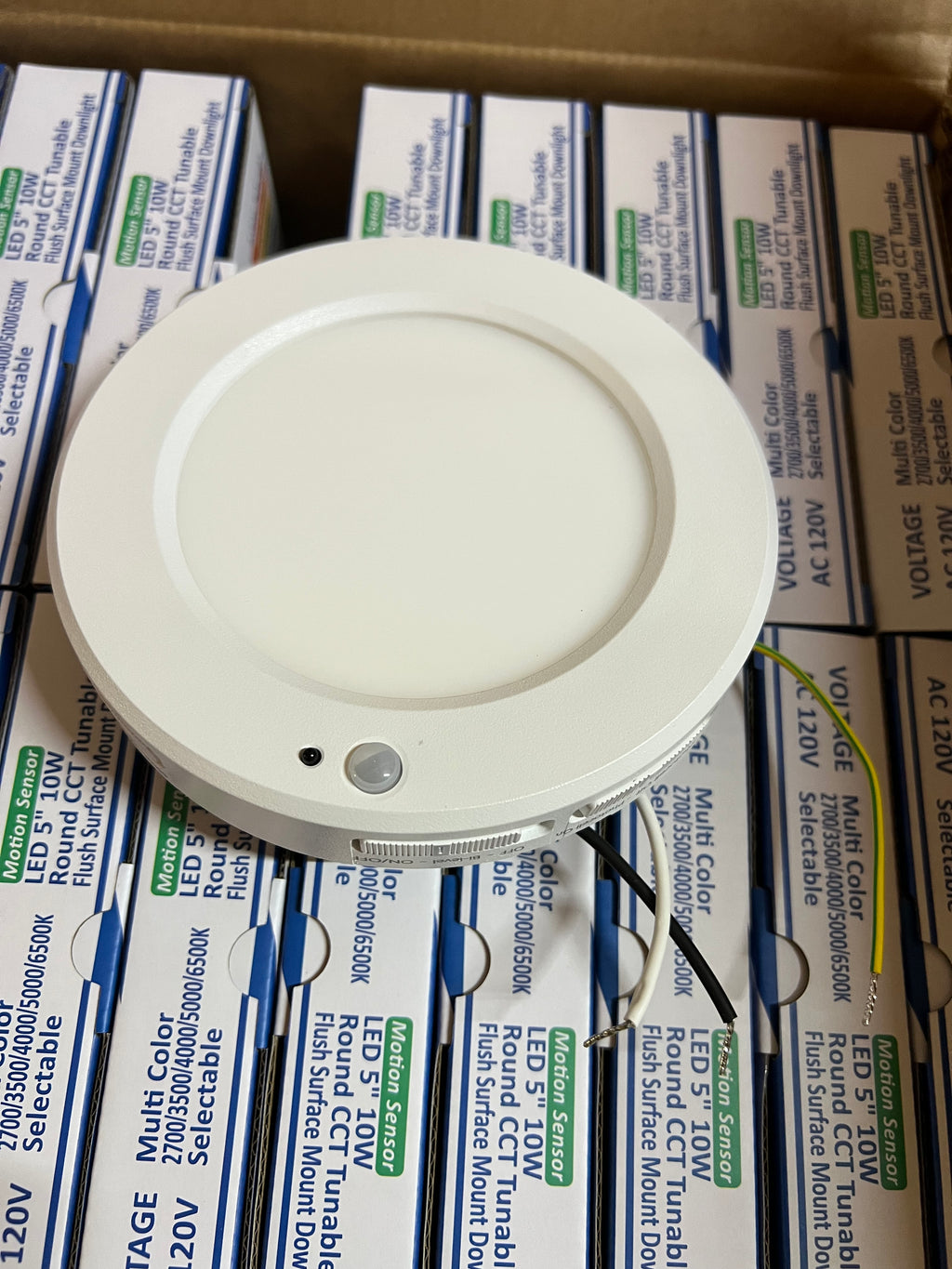 LED Surface mount downlight (with motion sensor) 5''  SMD-R5-10W-CCT(MS)
