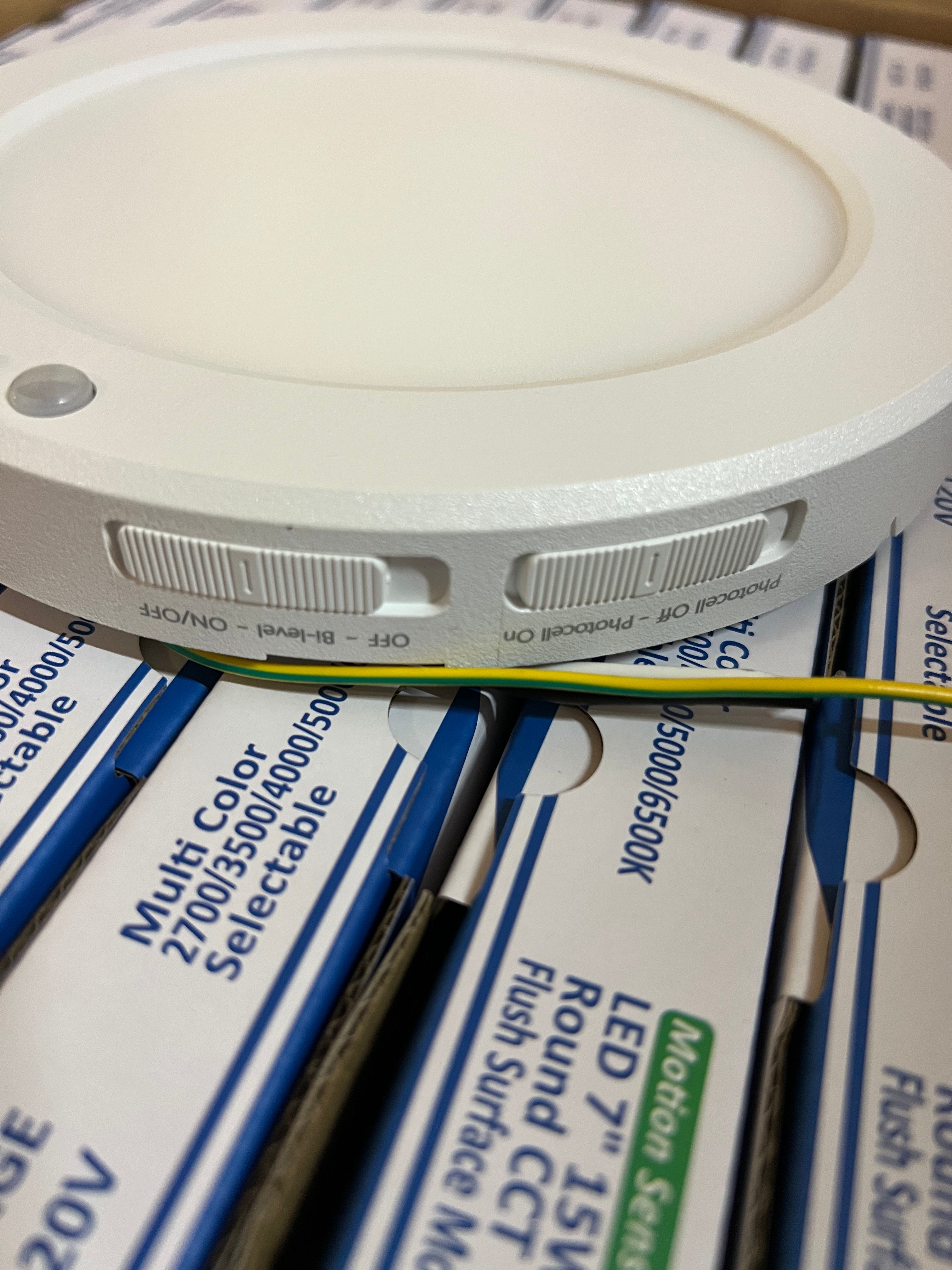LED Surface mount downlight (with motion sensor) 7'' 15W SMD-R7-15W-CCT(MS)