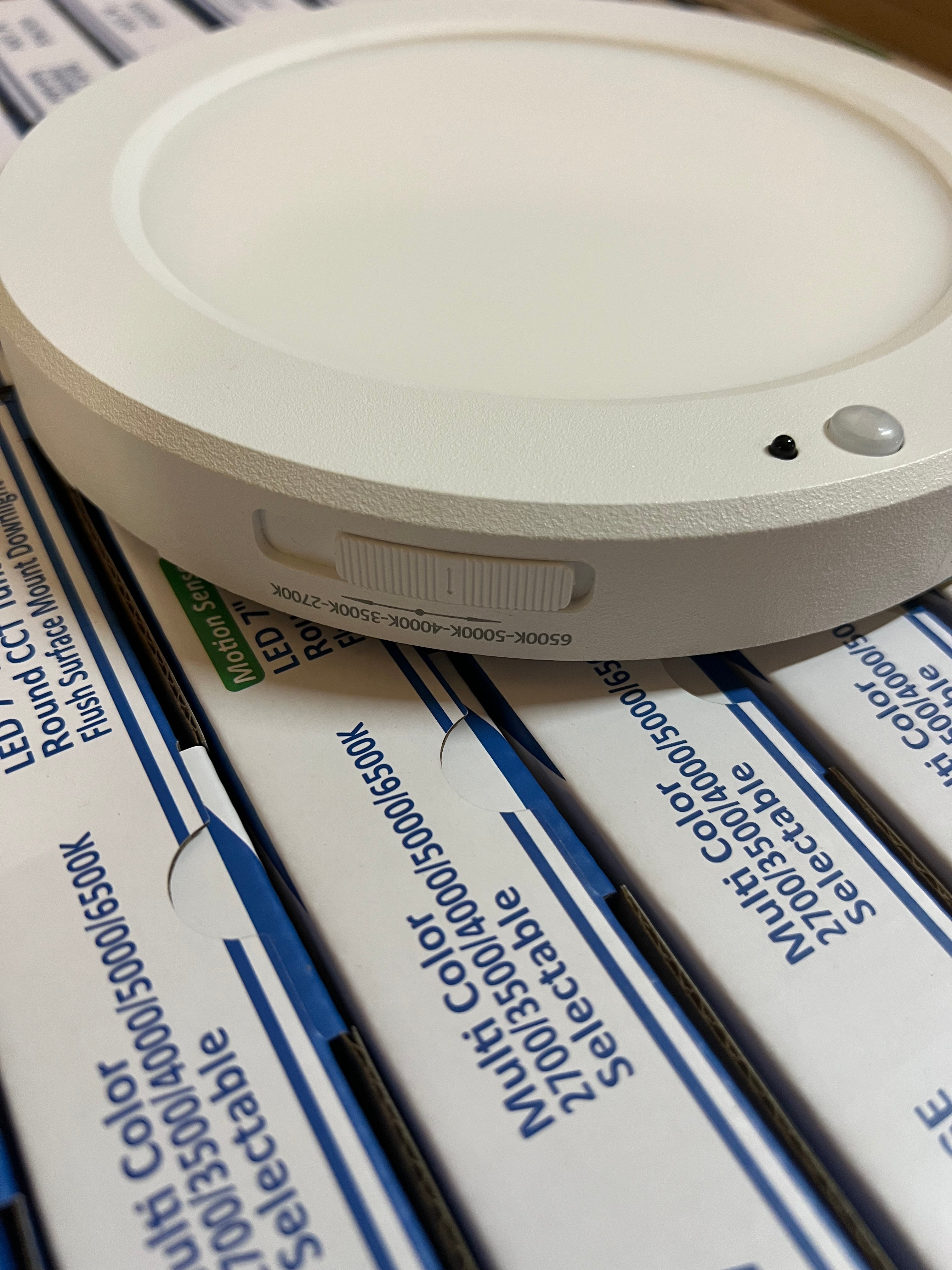 LED Surface mount downlight (with motion sensor) 7'' 15W SMD-R7-15W-CCT(MS)