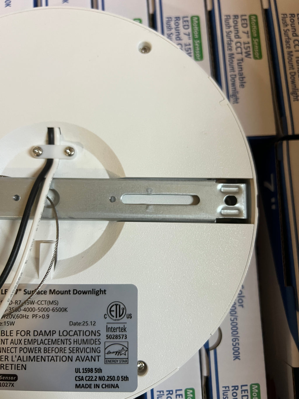 LED Surface mount downlight (with motion sensor) 7'' 15W SMD-R7-15W-CCT(MS)