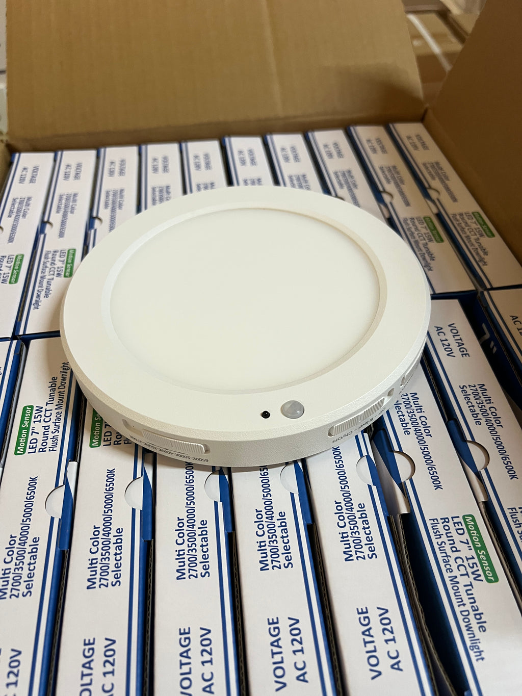 LED Surface mount downlight (with motion sensor) 7'' 15W SMD-R7-15W-CCT(MS)