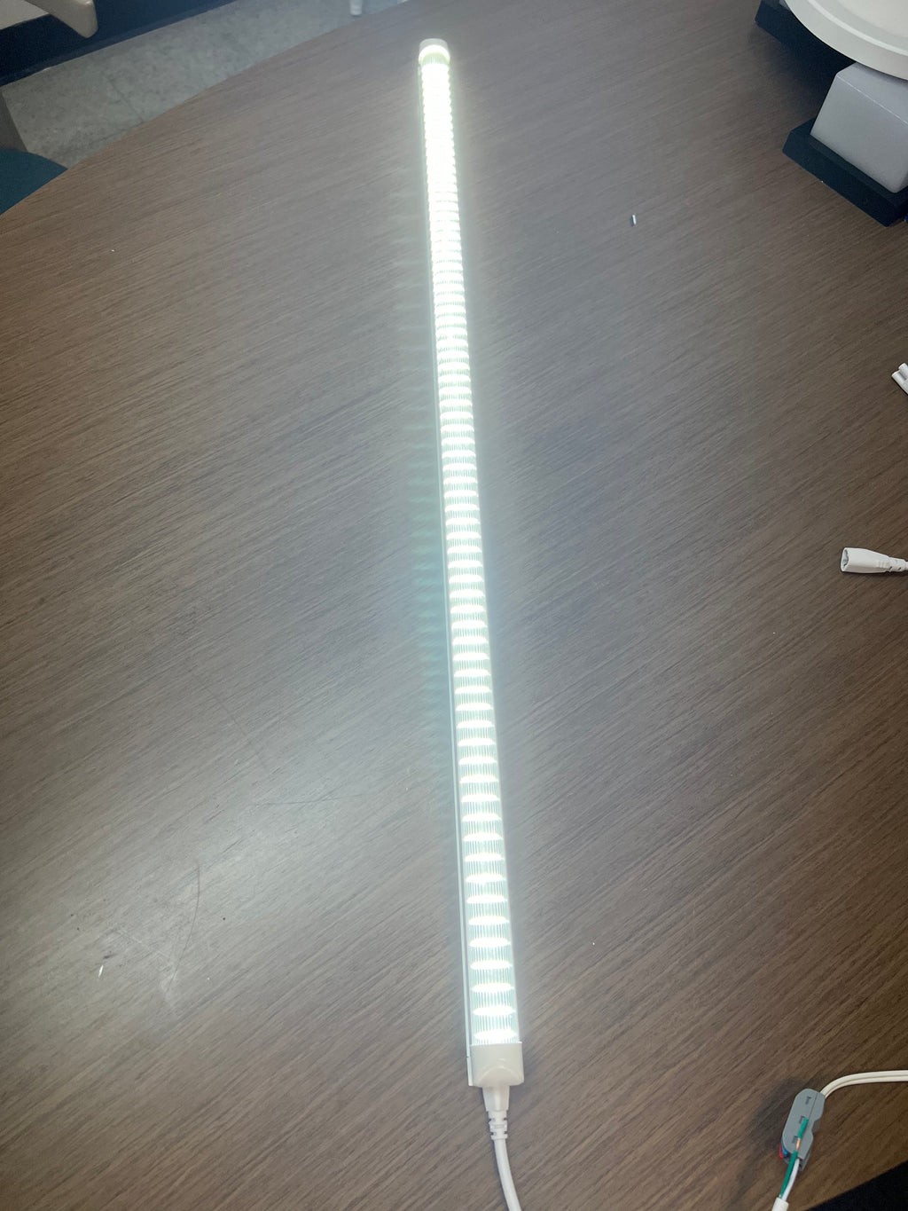 3Ft. 18 Watt LED T8 Integrated Tube Strip Cover T8INT-3FT-18W-65K(S)